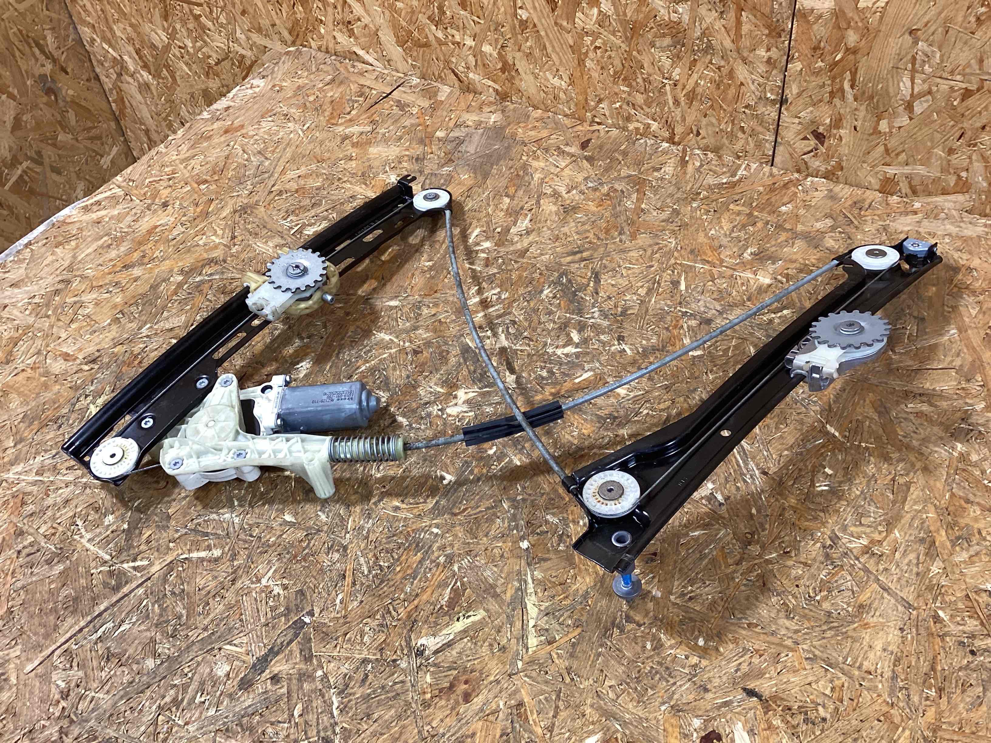 Стеклоподъемник передний левый Porsche 911 100326-113