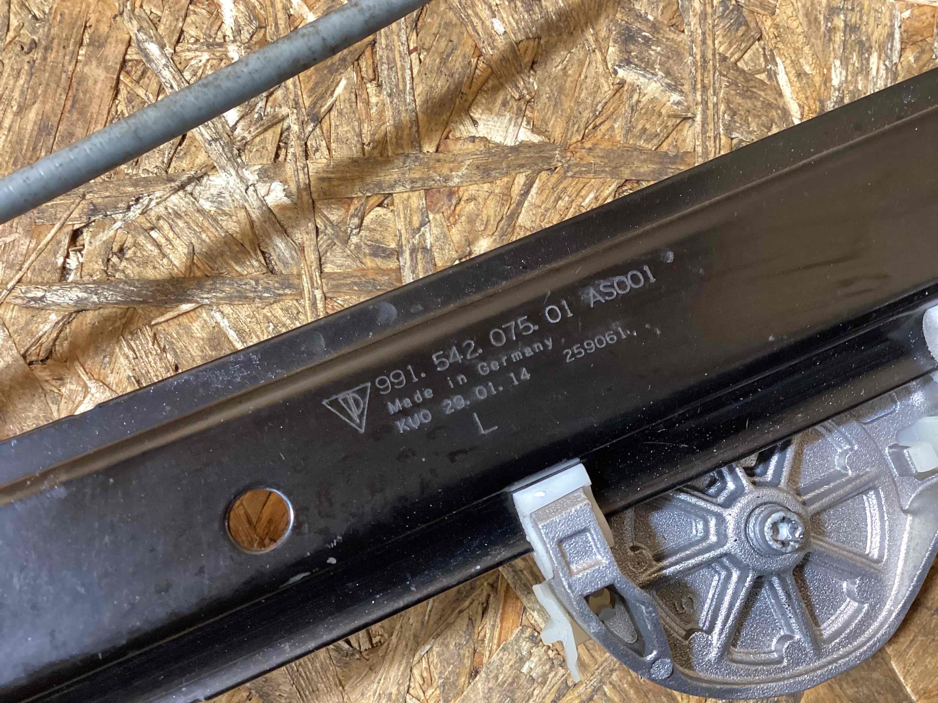 Стеклоподъемник передний левый Porsche 911 100326-113