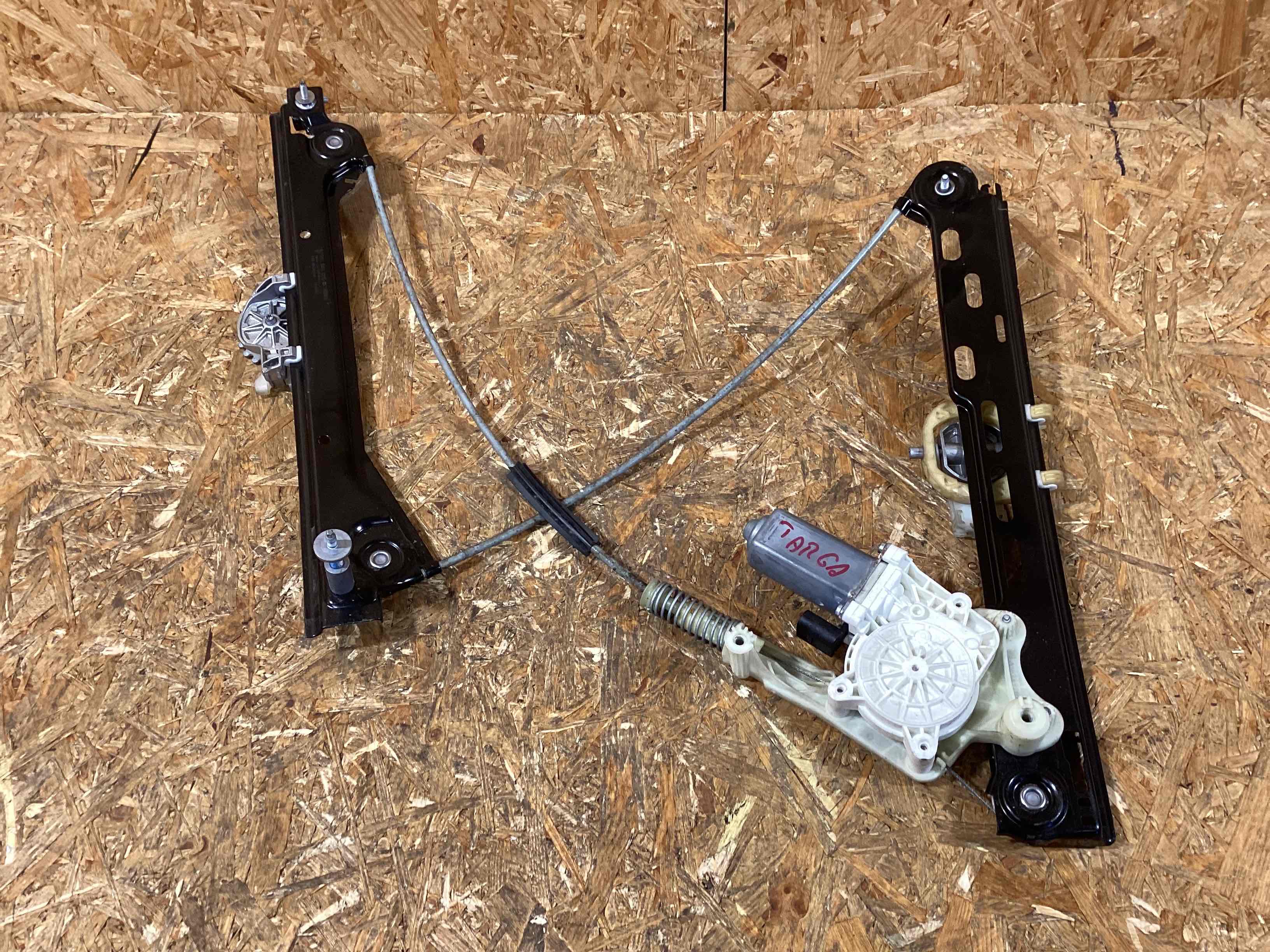 Стеклоподъемник передний левый Porsche 911 100326-113