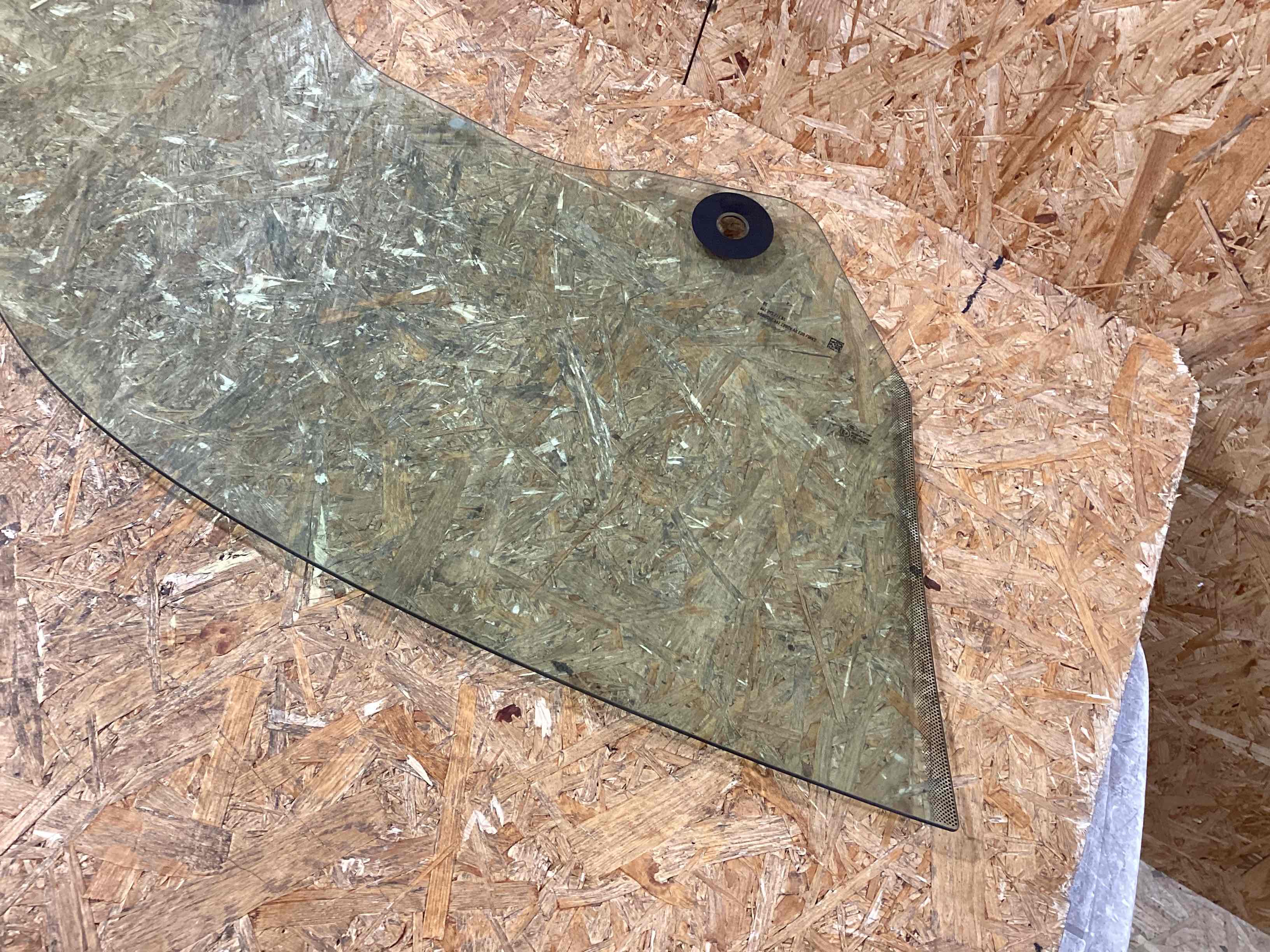 Стекло двери Porsche 911 100326-114