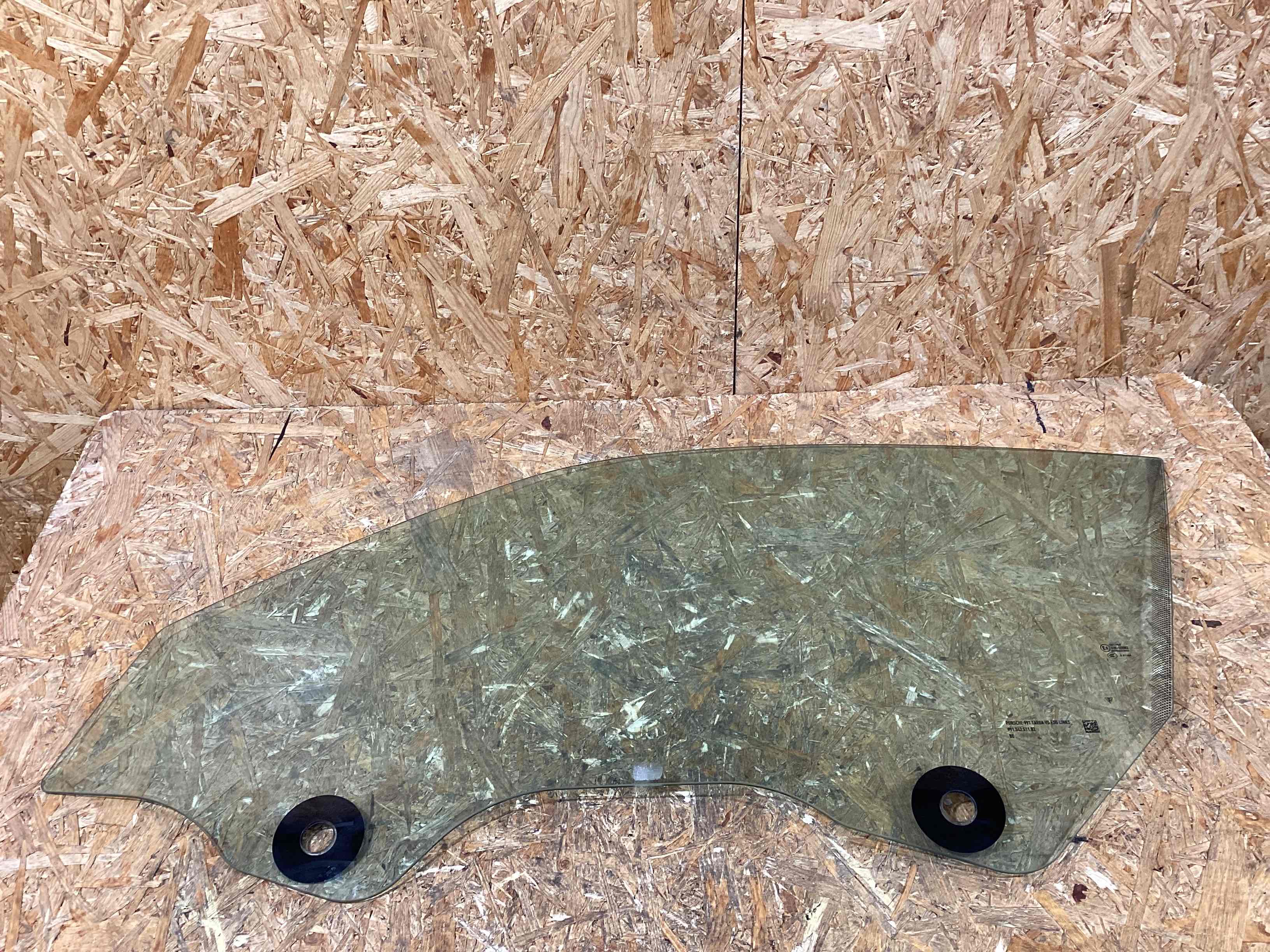 Стекло двери Porsche 911 100326-114