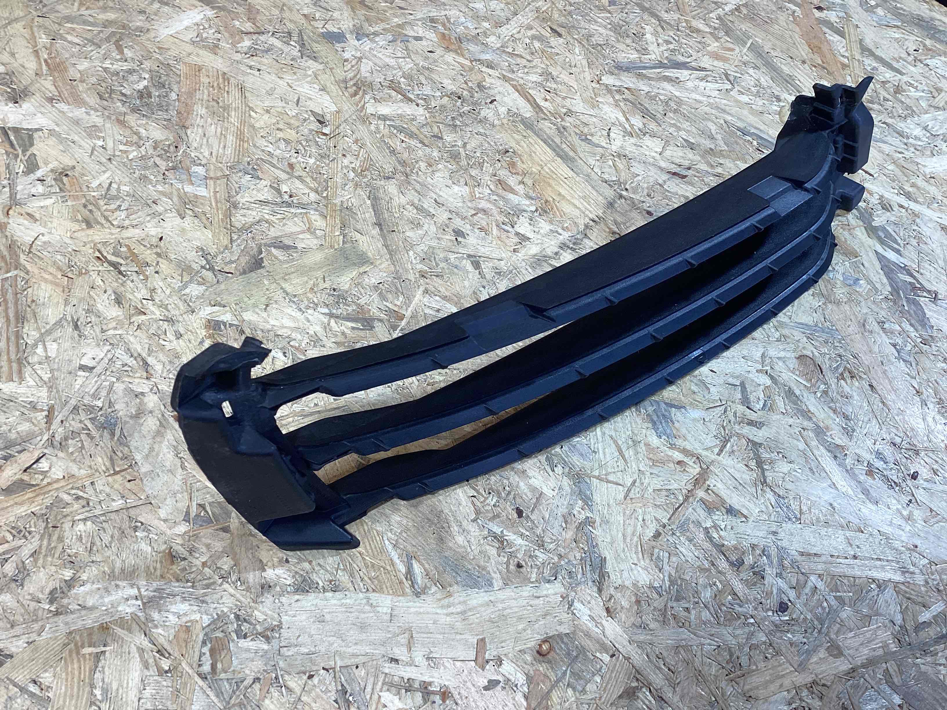 Заглушка, вставка (решетка) в бампер Porsche Boxster 718 100426-103