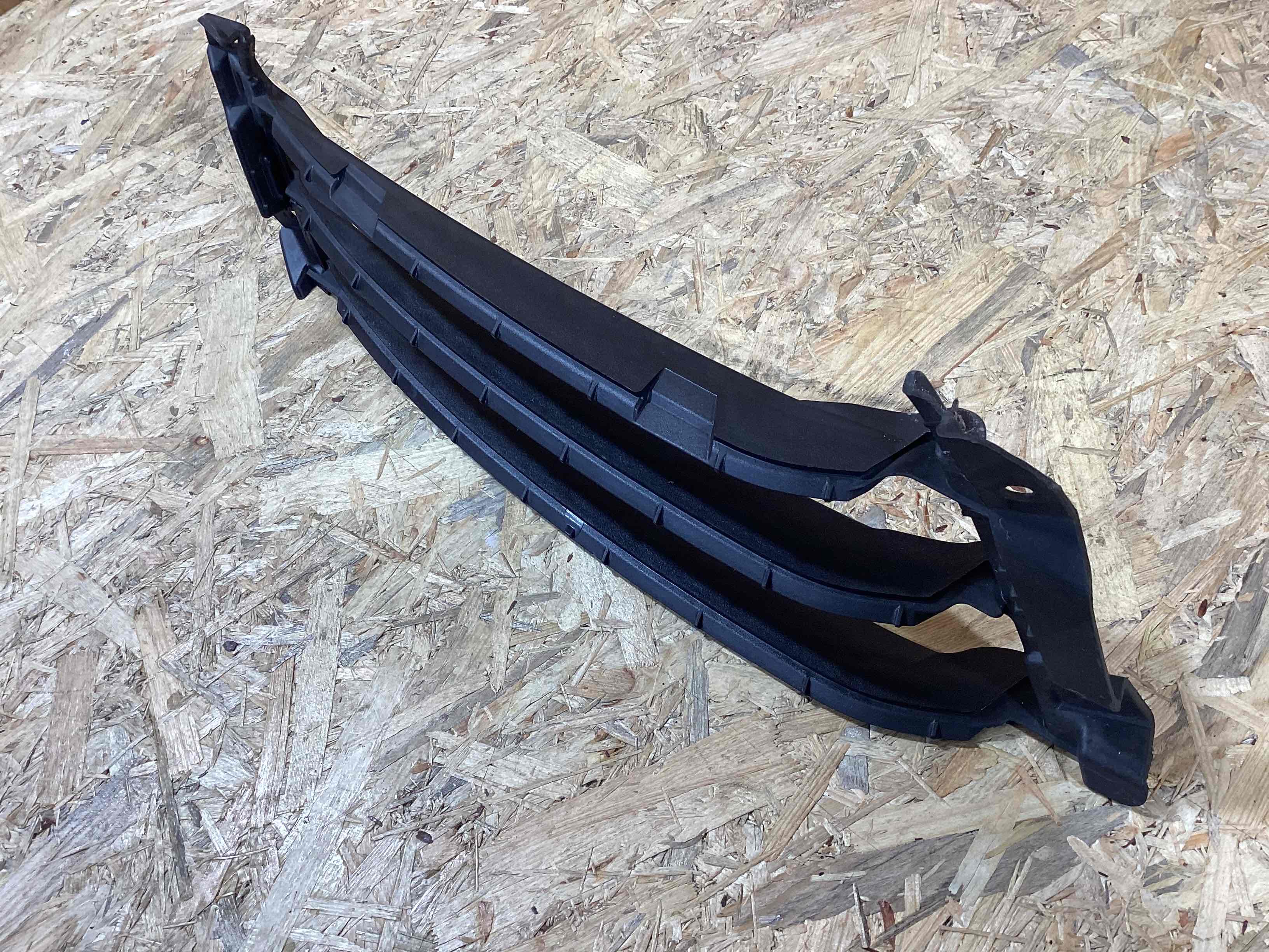 Заглушка, вставка (решетка) в бампер Porsche Boxster 718 100426-103