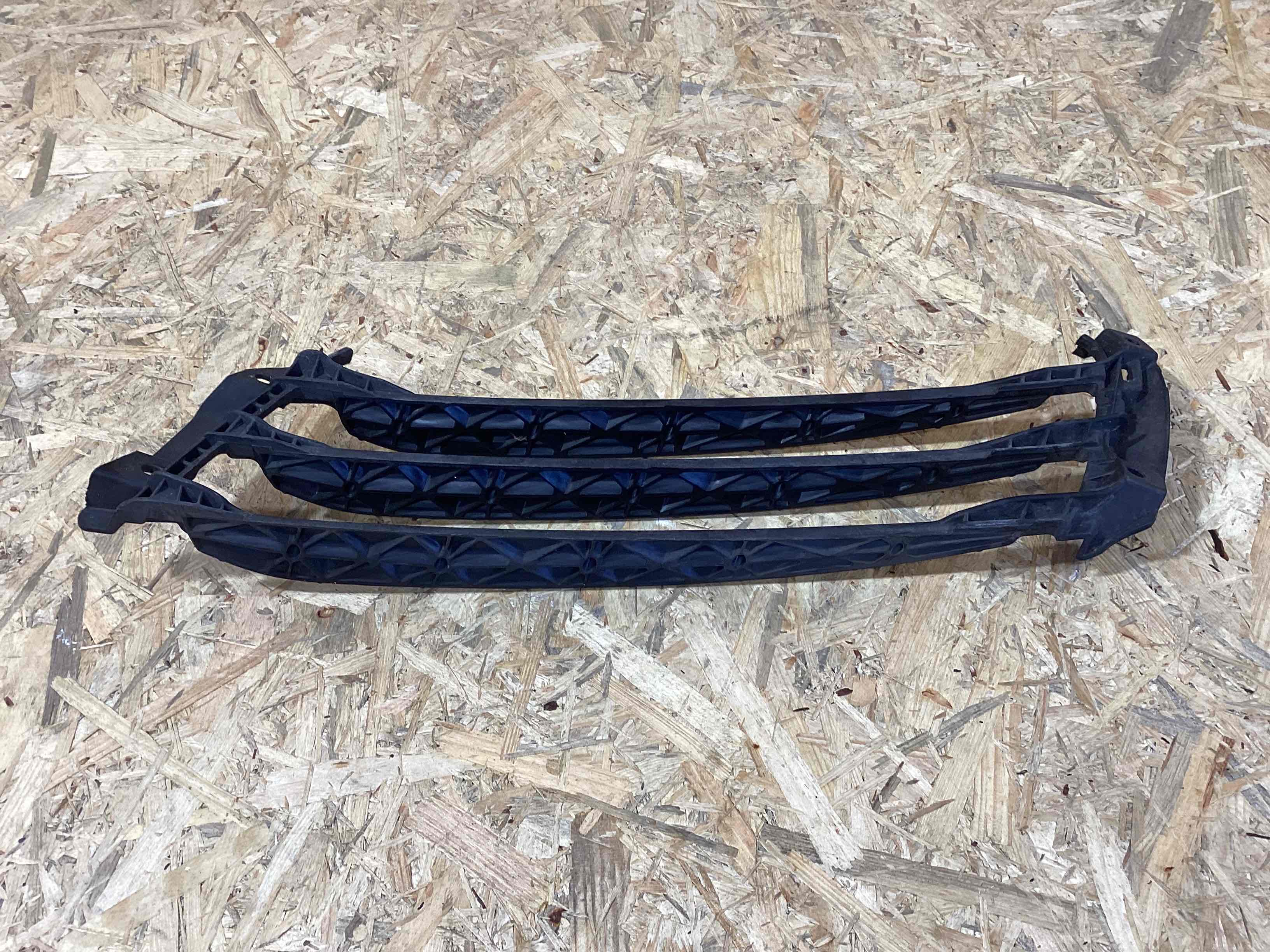 Заглушка, вставка (решетка) в бампер Porsche Boxster 718 100426-103