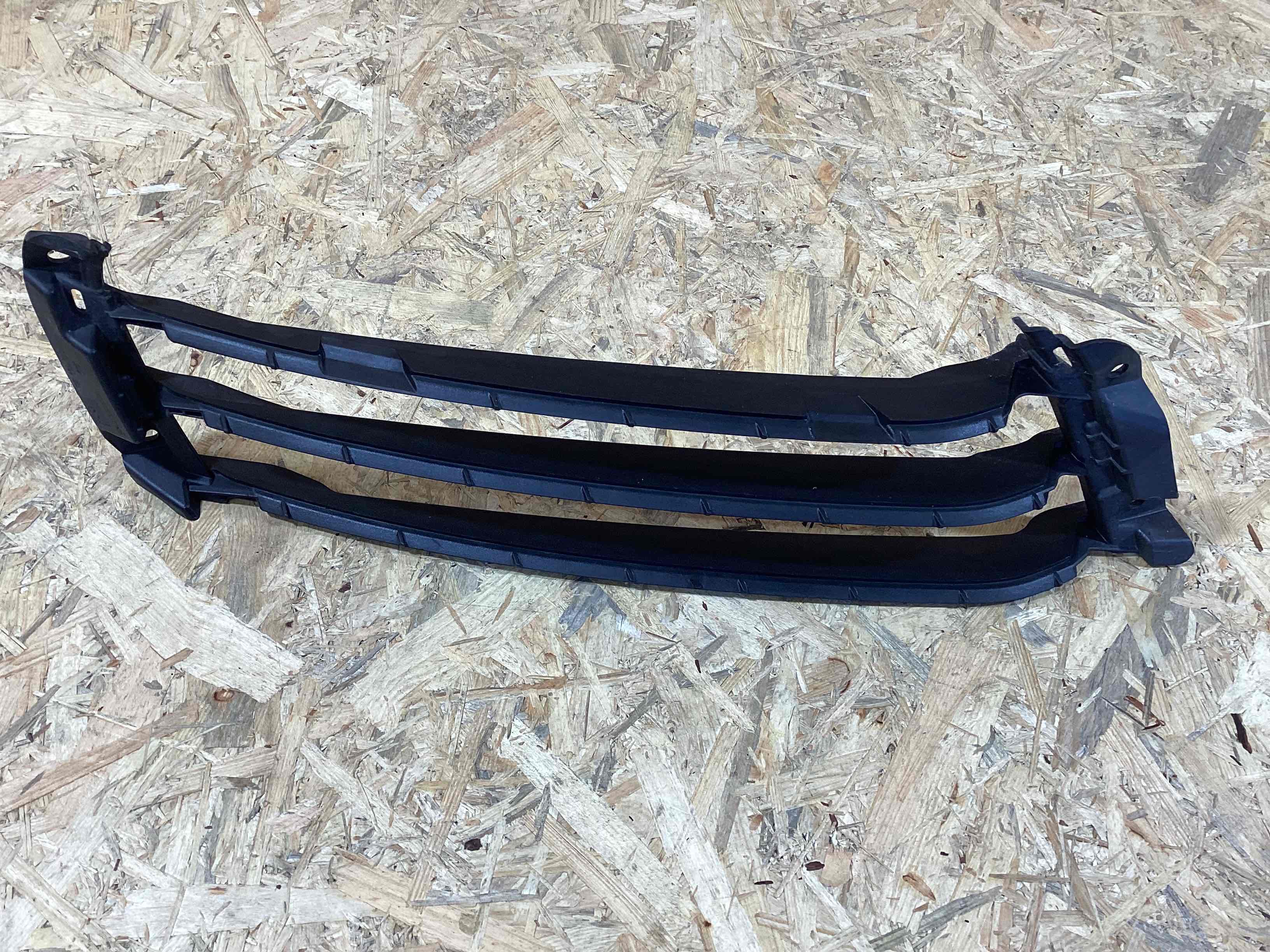 Заглушка, вставка (решетка) в бампер Porsche Boxster 718 100426-103