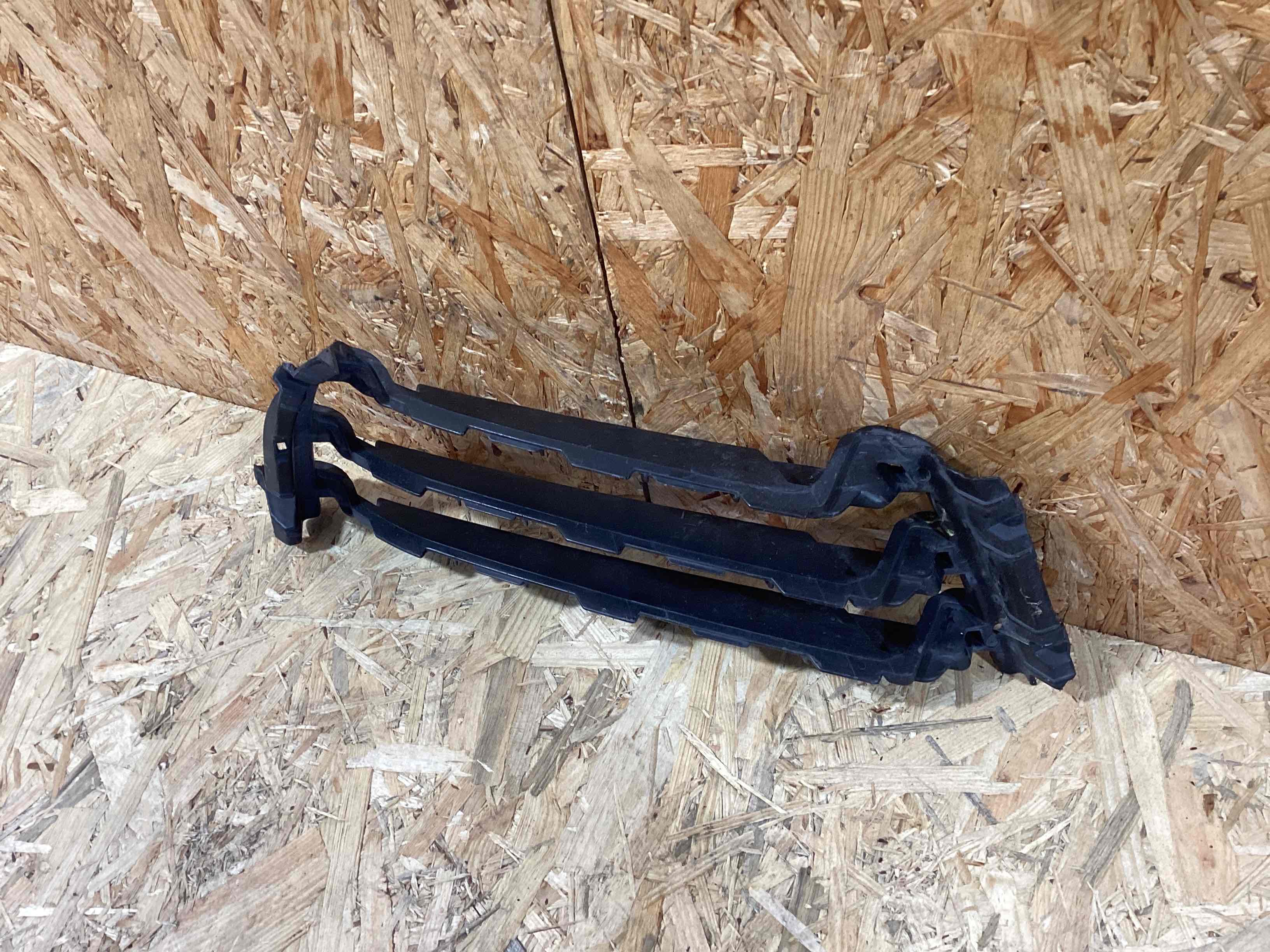 Заглушка, вставка (решетка) в бампер Porsche Panamera 100426-104