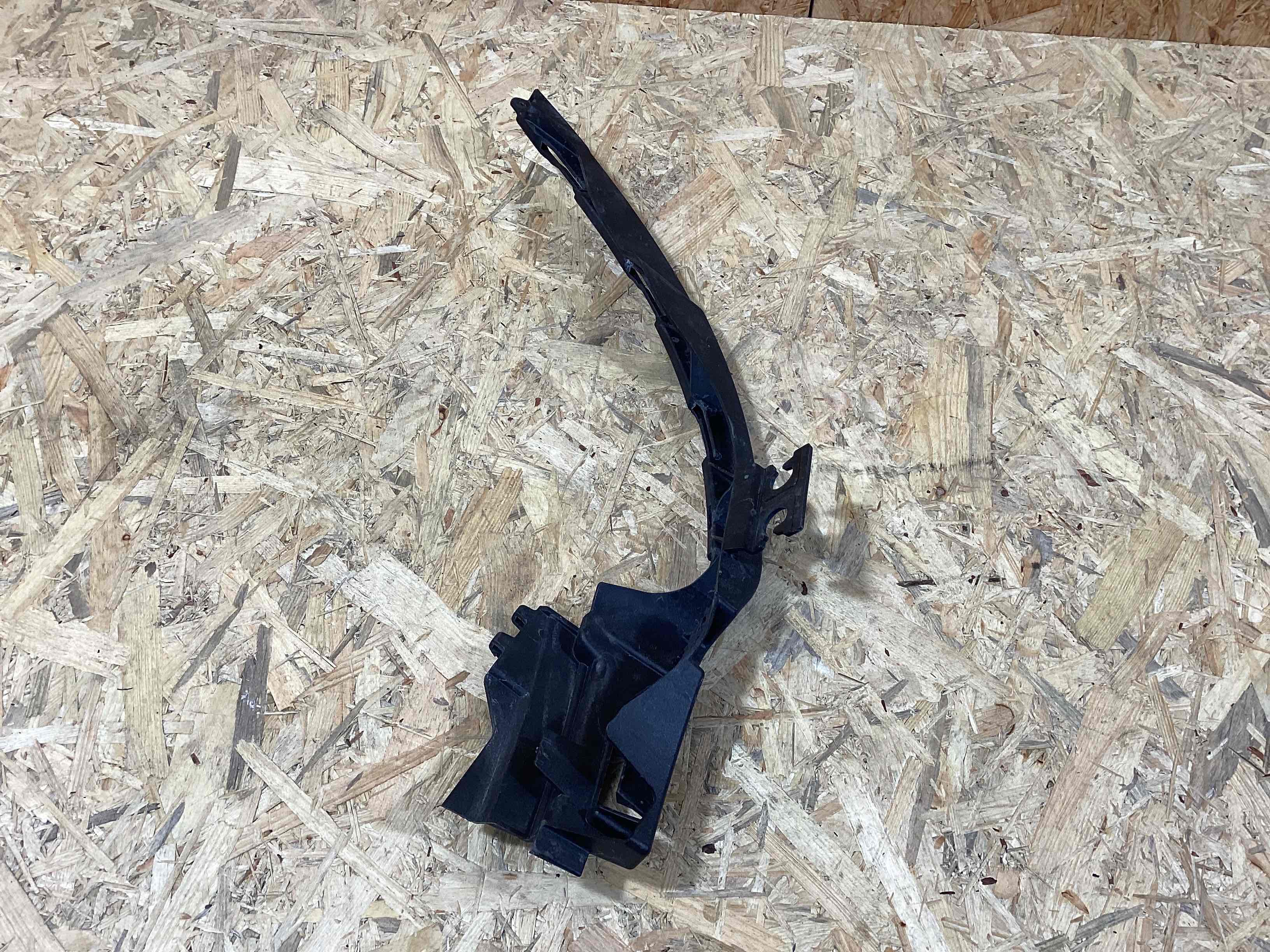 Крепление бампера Porsche 911 100426-105