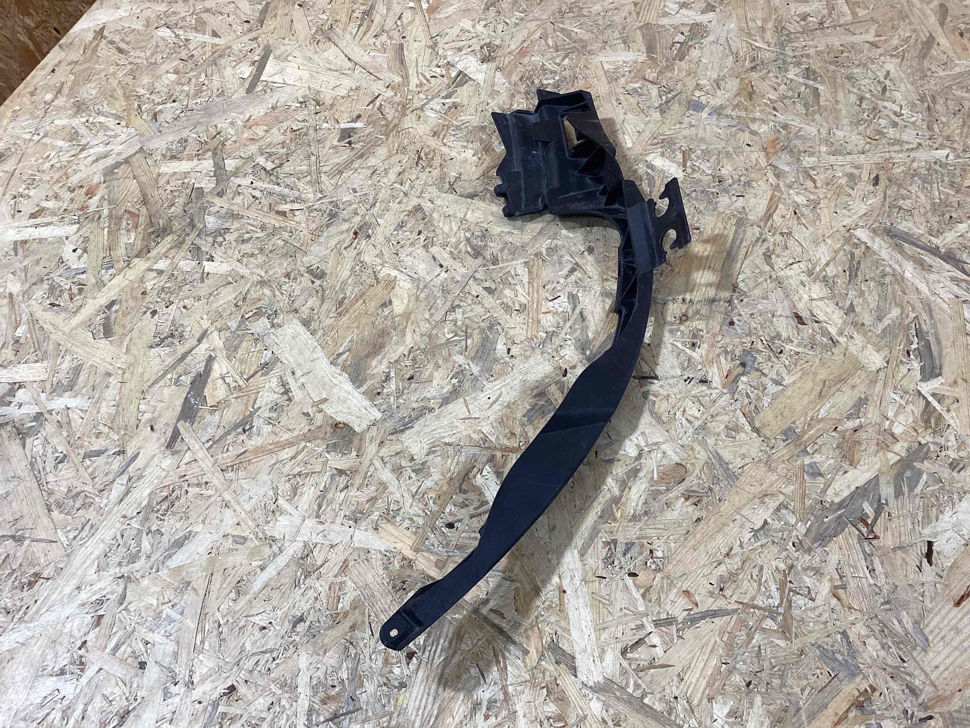 Крепление бампера Porsche 911 100426-106