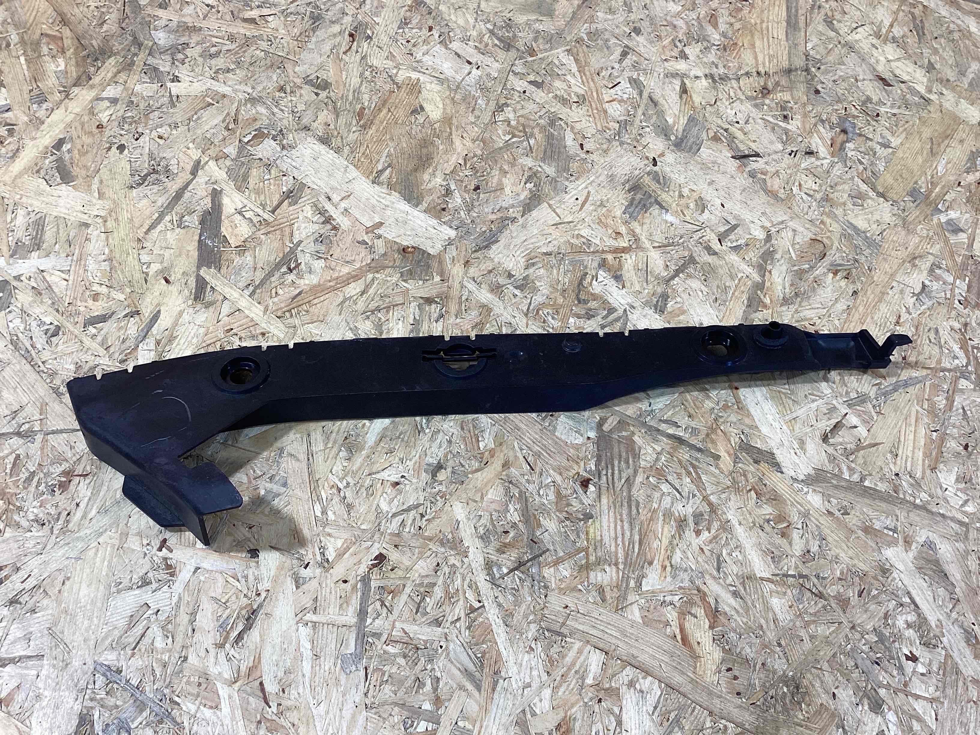 Крепление бампера Porsche Boxster 718 100426-107