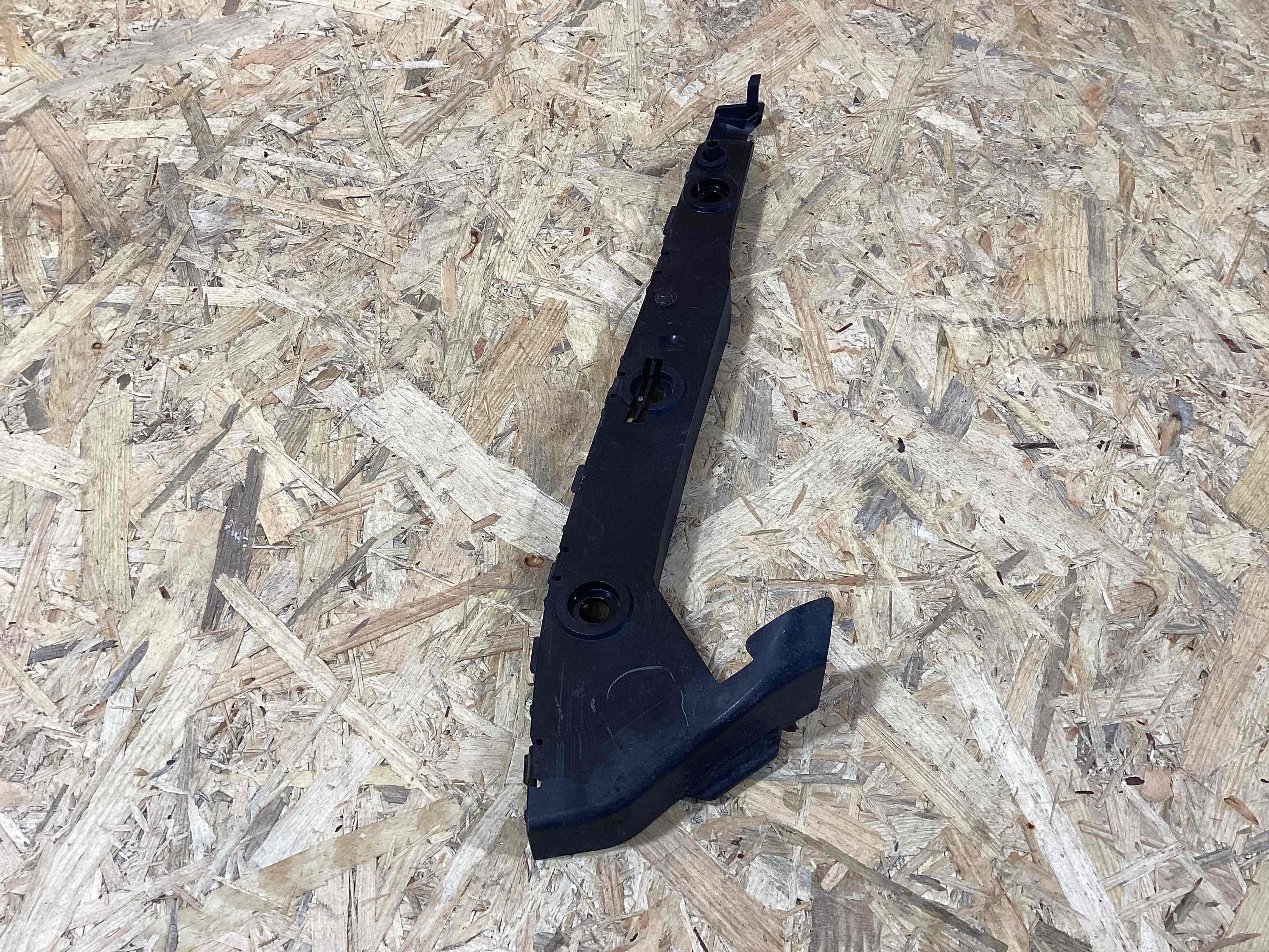 Крепление бампера Porsche Boxster 718 100426-107