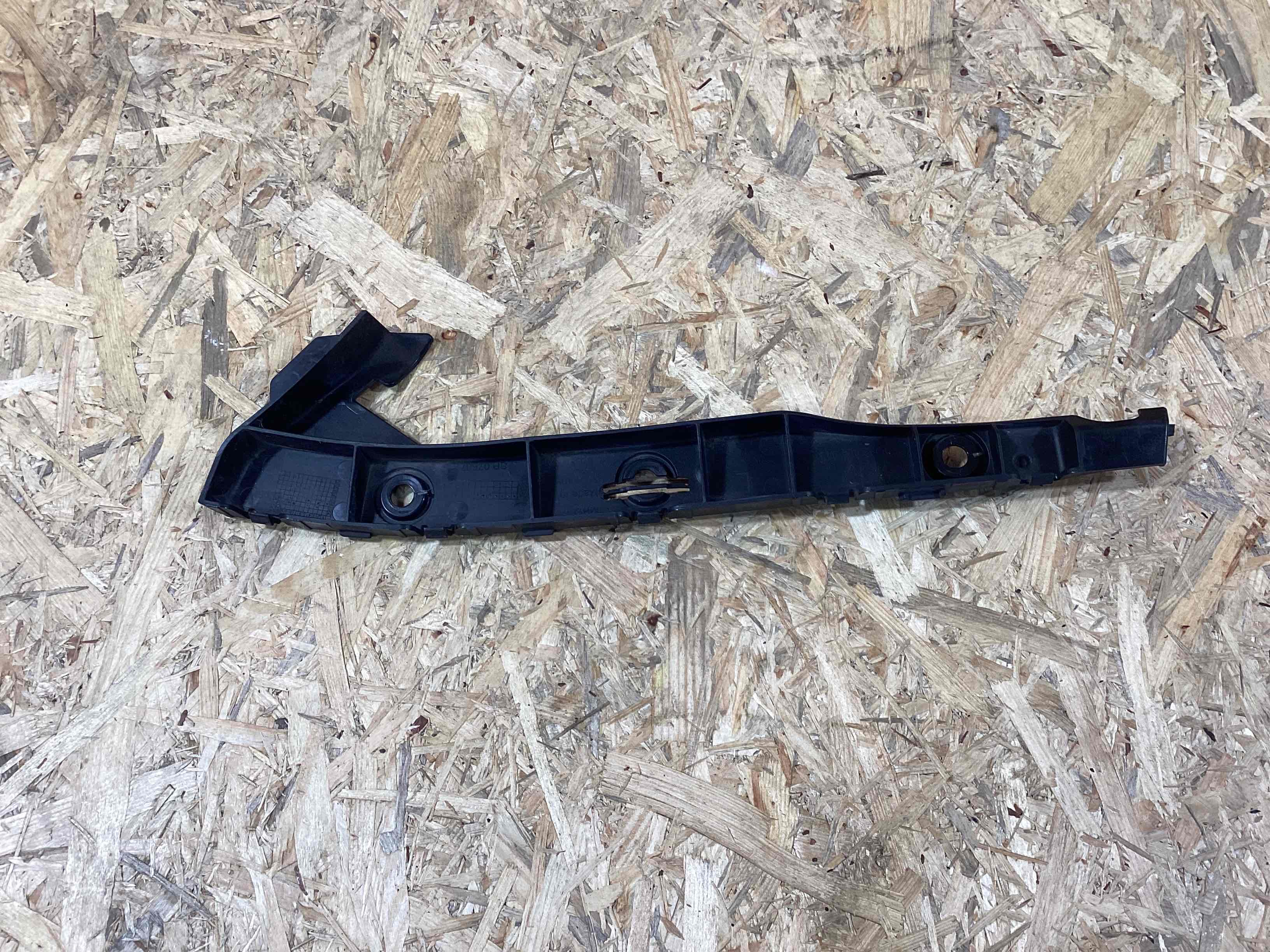 Крепление бампера Porsche Boxster 718 100426-107