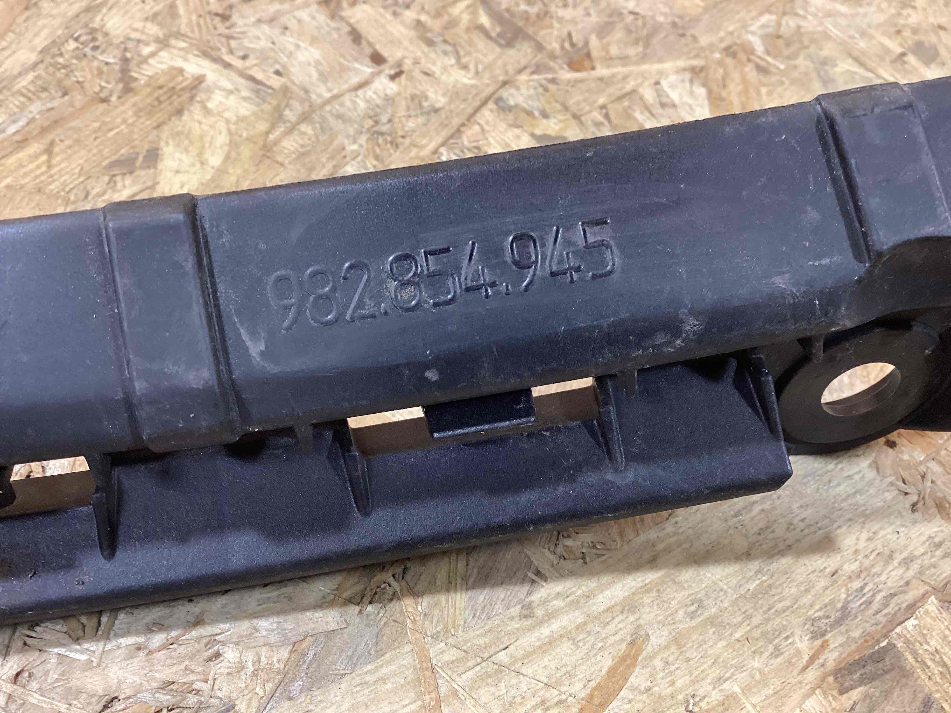 Крепление, кронштейн Porsche Boxster 718 100426-108