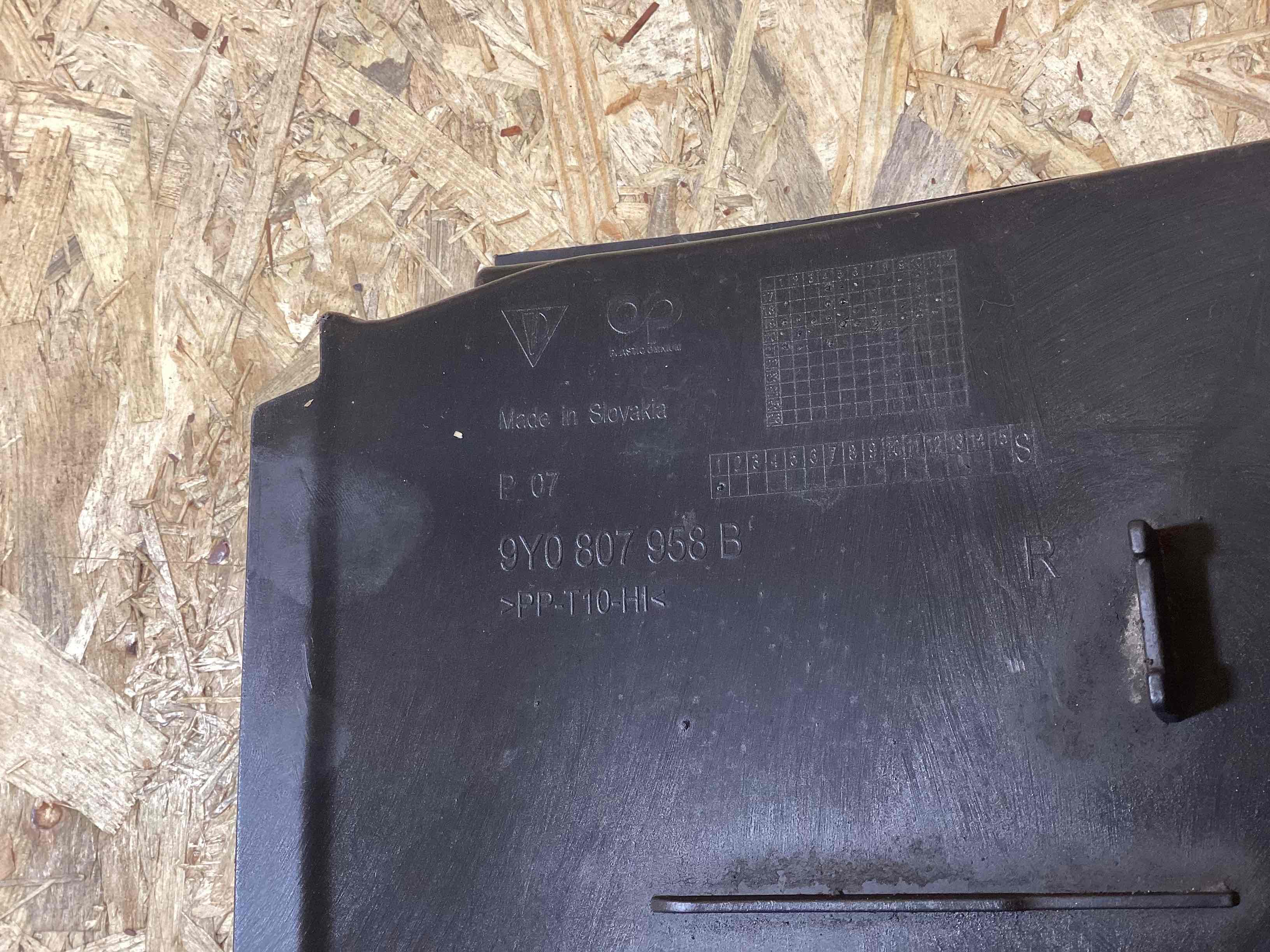 Воздуховод Porsche Cayenne 100426-111