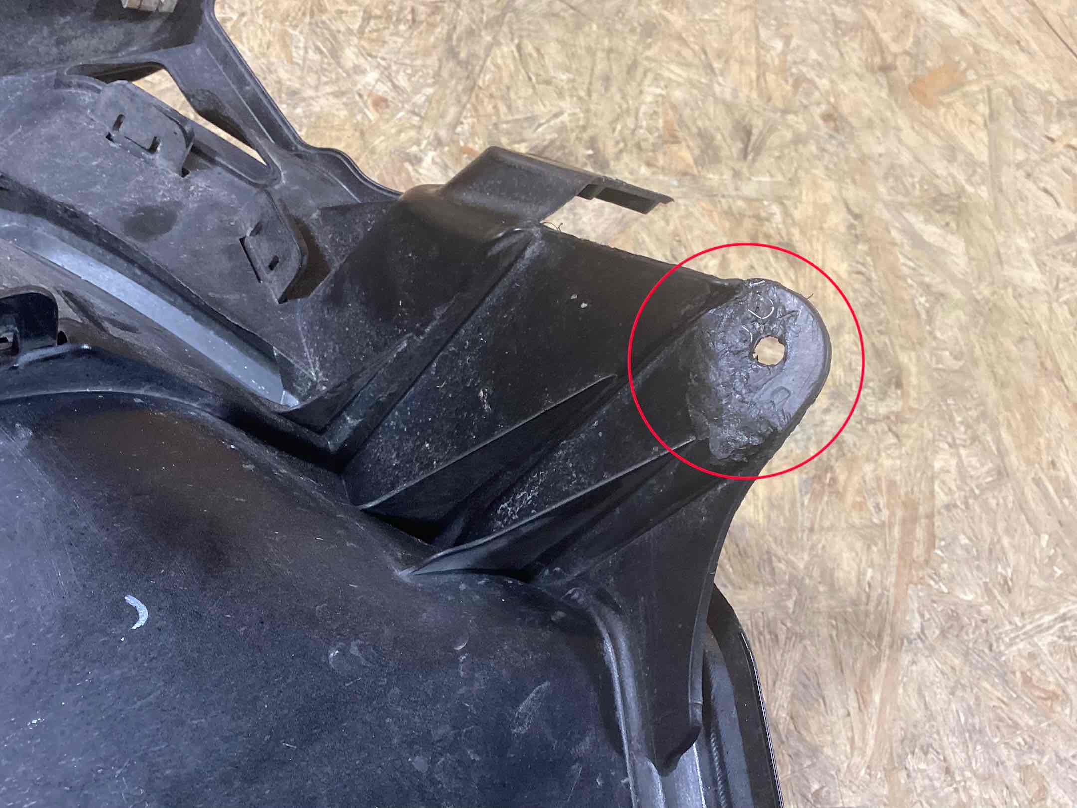Крепление бампера Porsche 911 100826-108