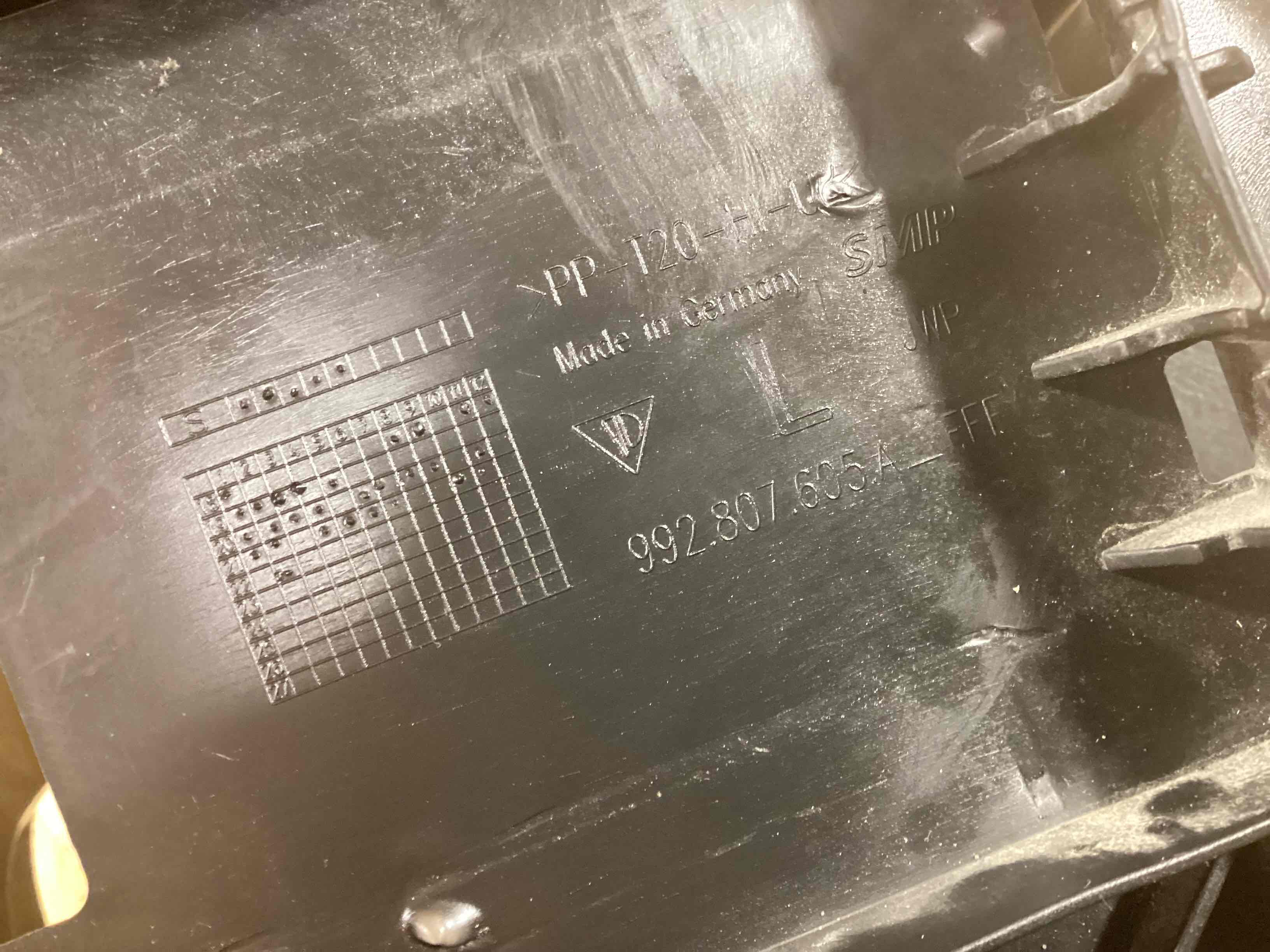 Крепление бампера Porsche 911 100826-108