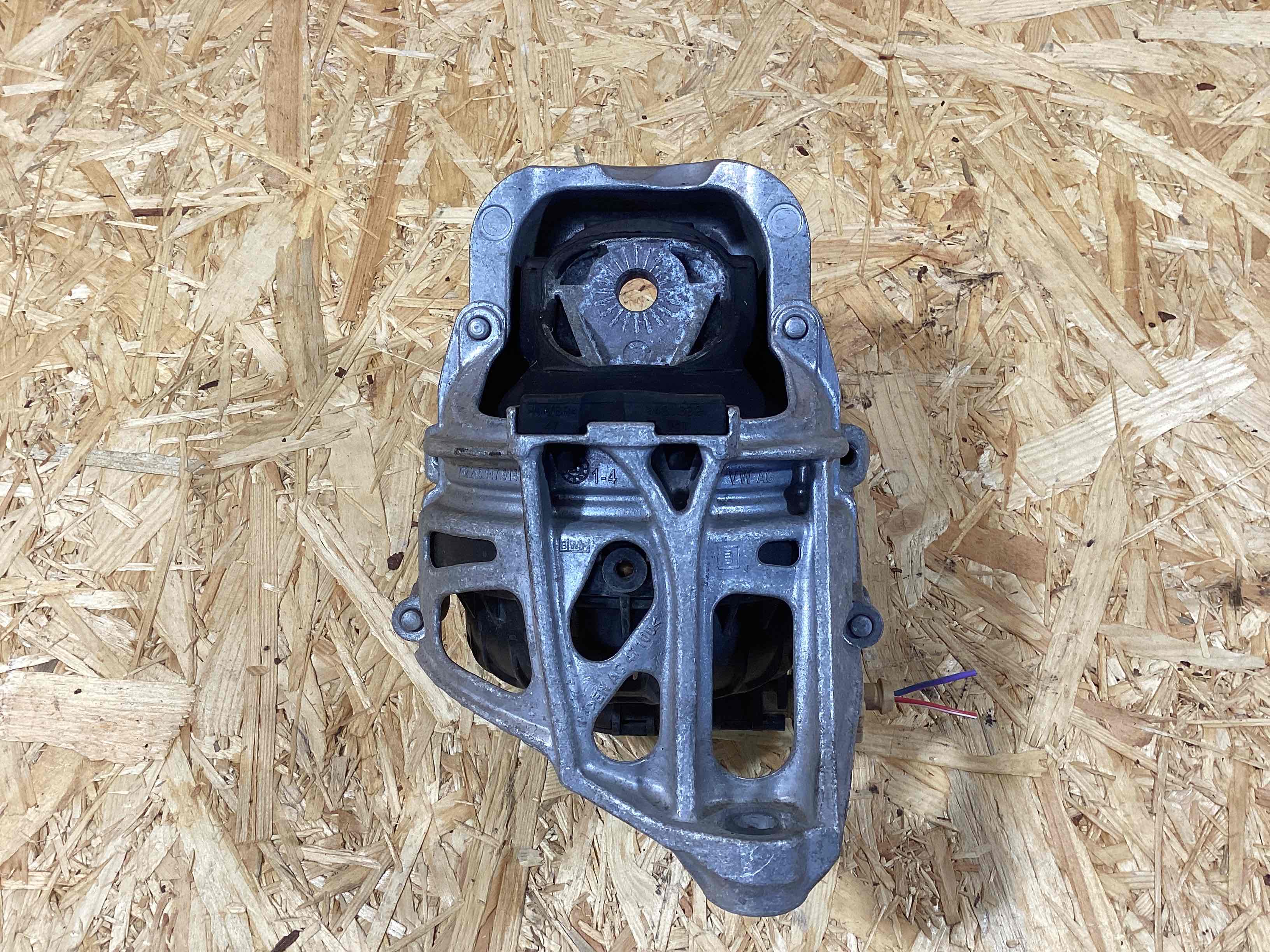 Подушка крепления двигателя Porsche Cayenne 100925-123