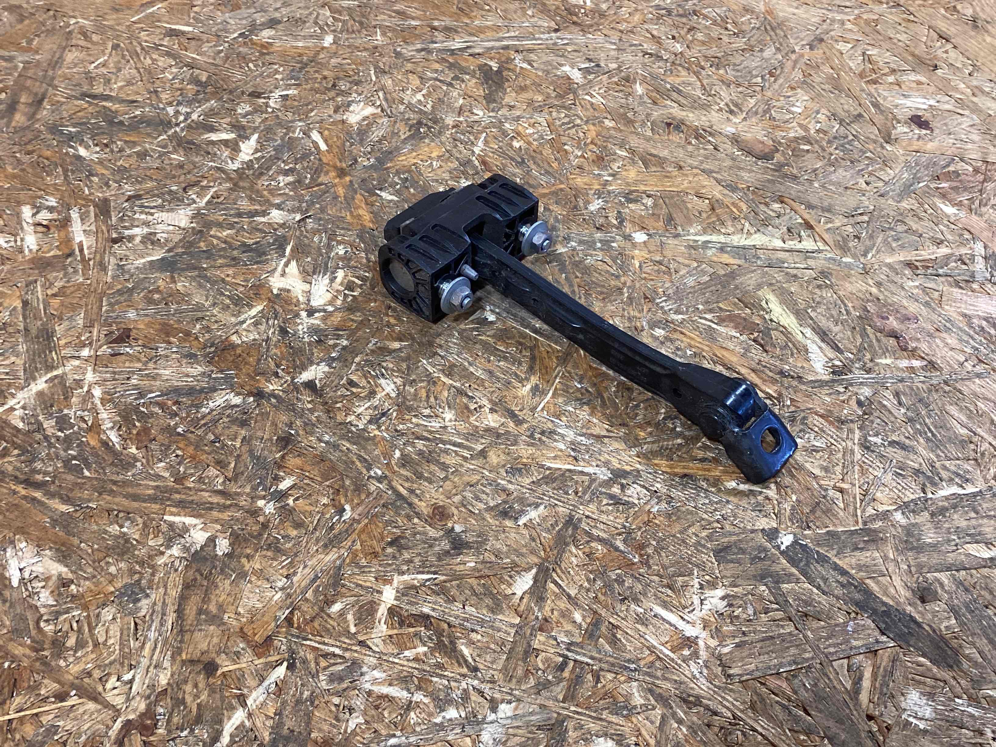 Ограничитель открывания двери Porsche 911 100326-102