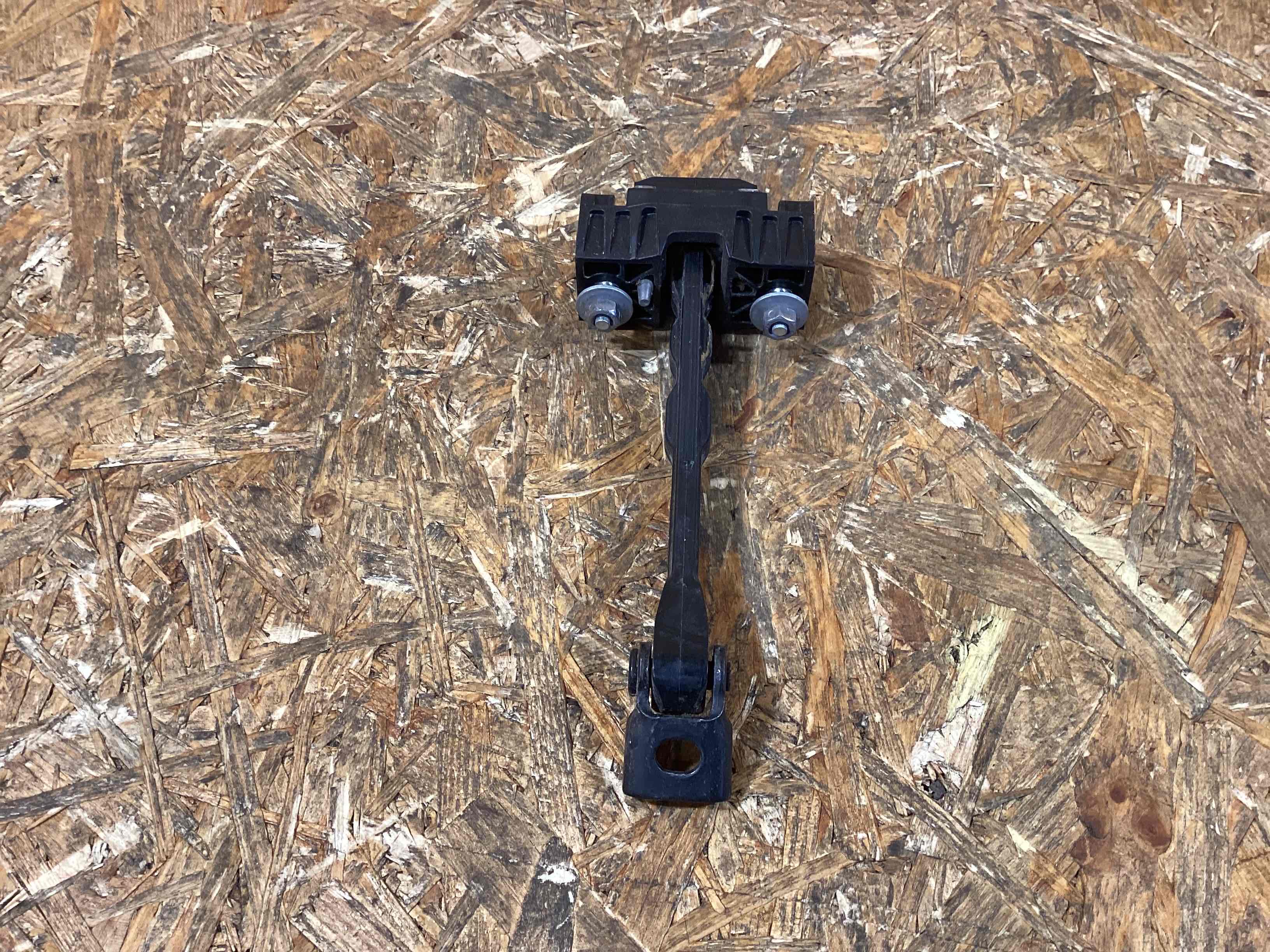 Ограничитель открывания двери Porsche 911 100326-102