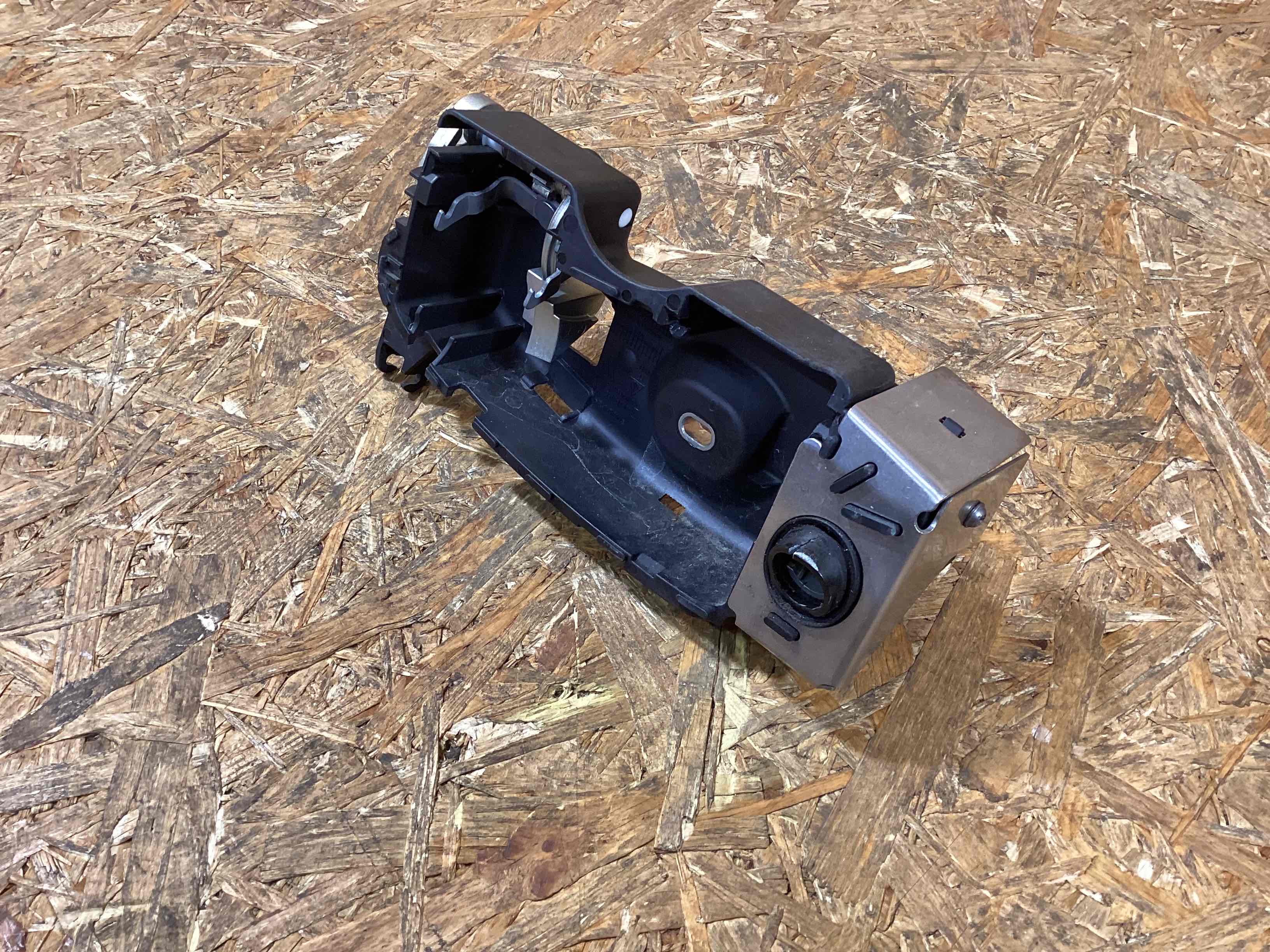 Замок двери передней левой Porsche 911 100326-103