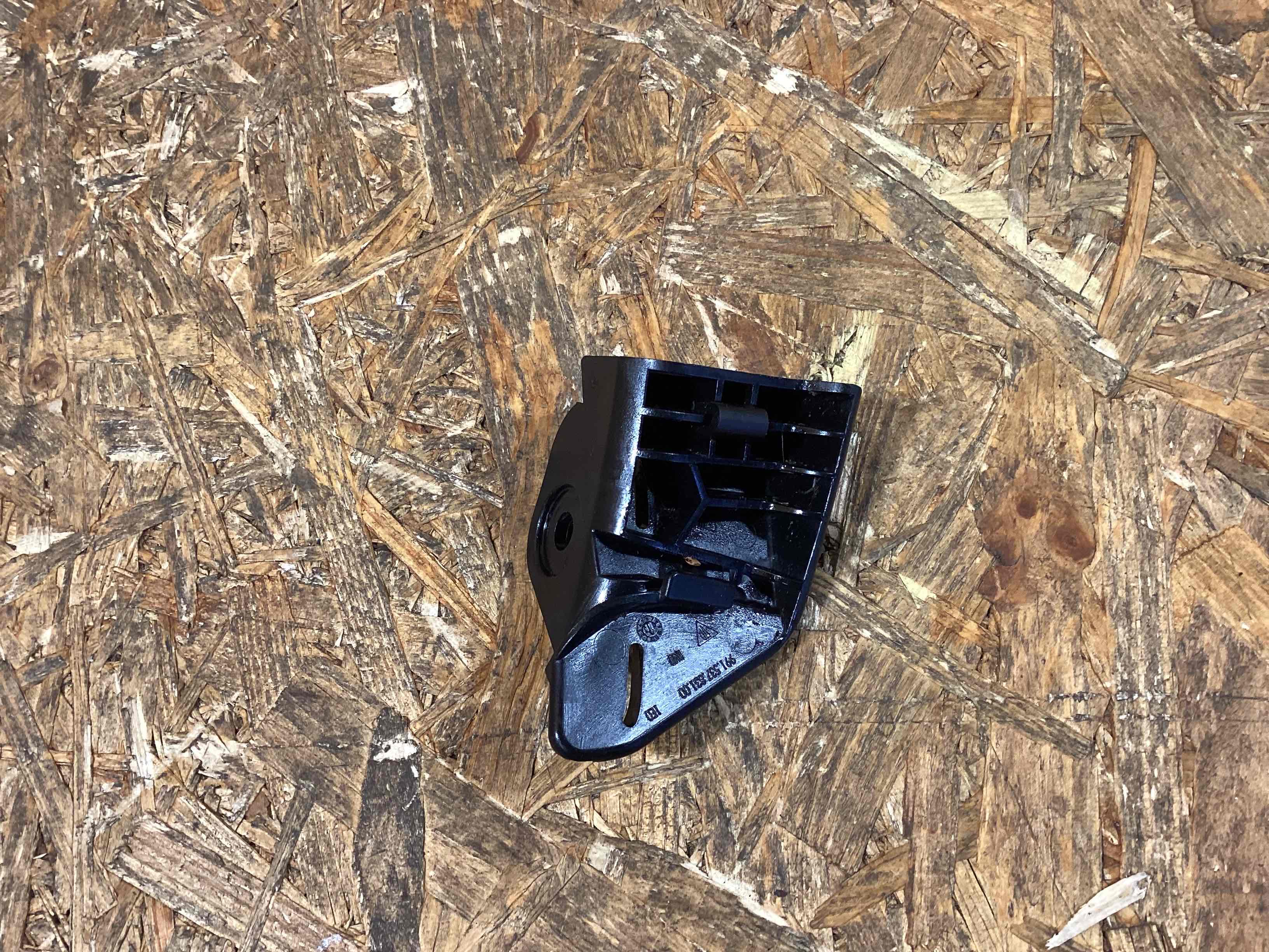 Крепление крыла Porsche 911 100326-104