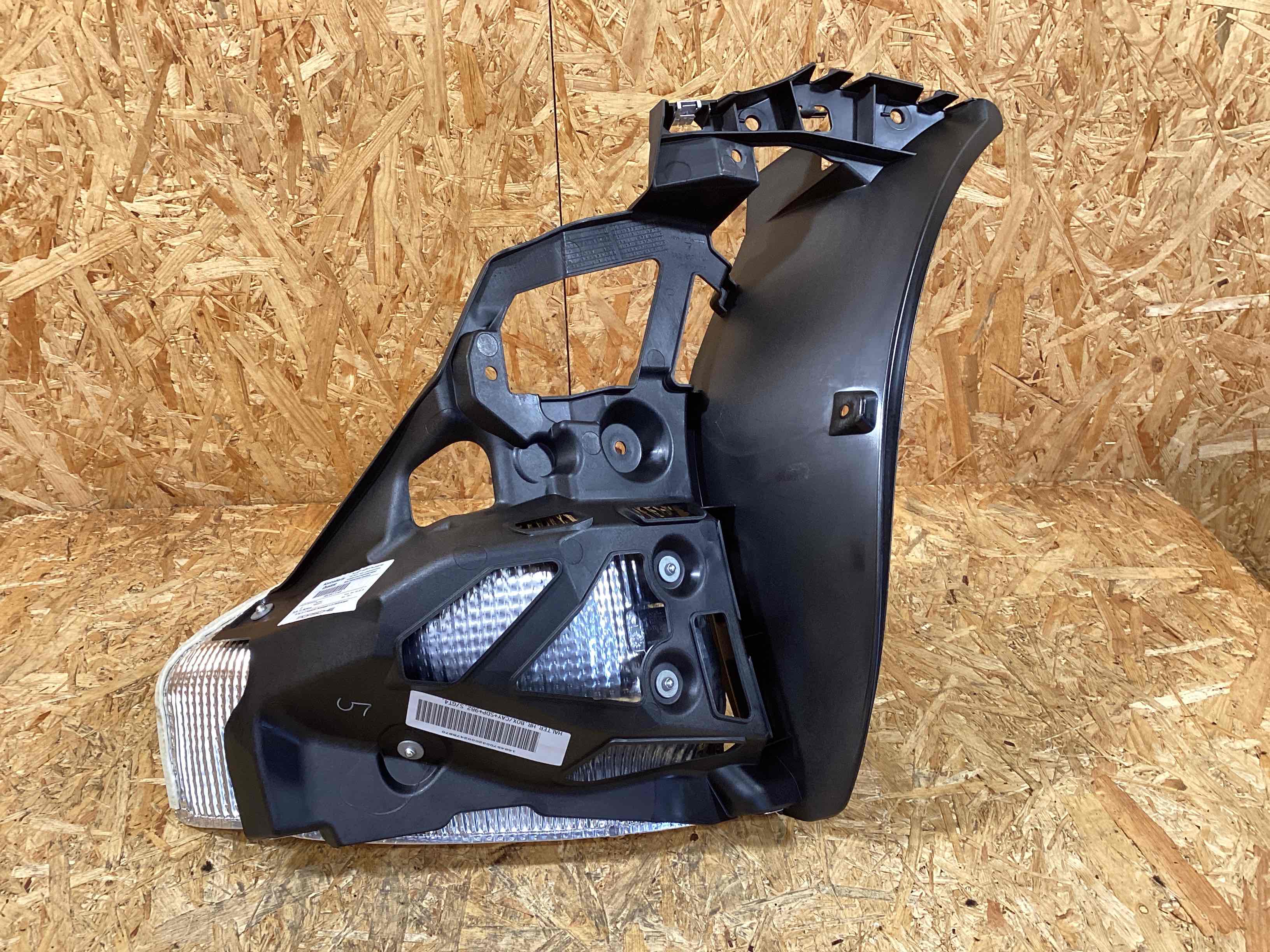 Крепление бампера Porsche Boxster 718 101025-108