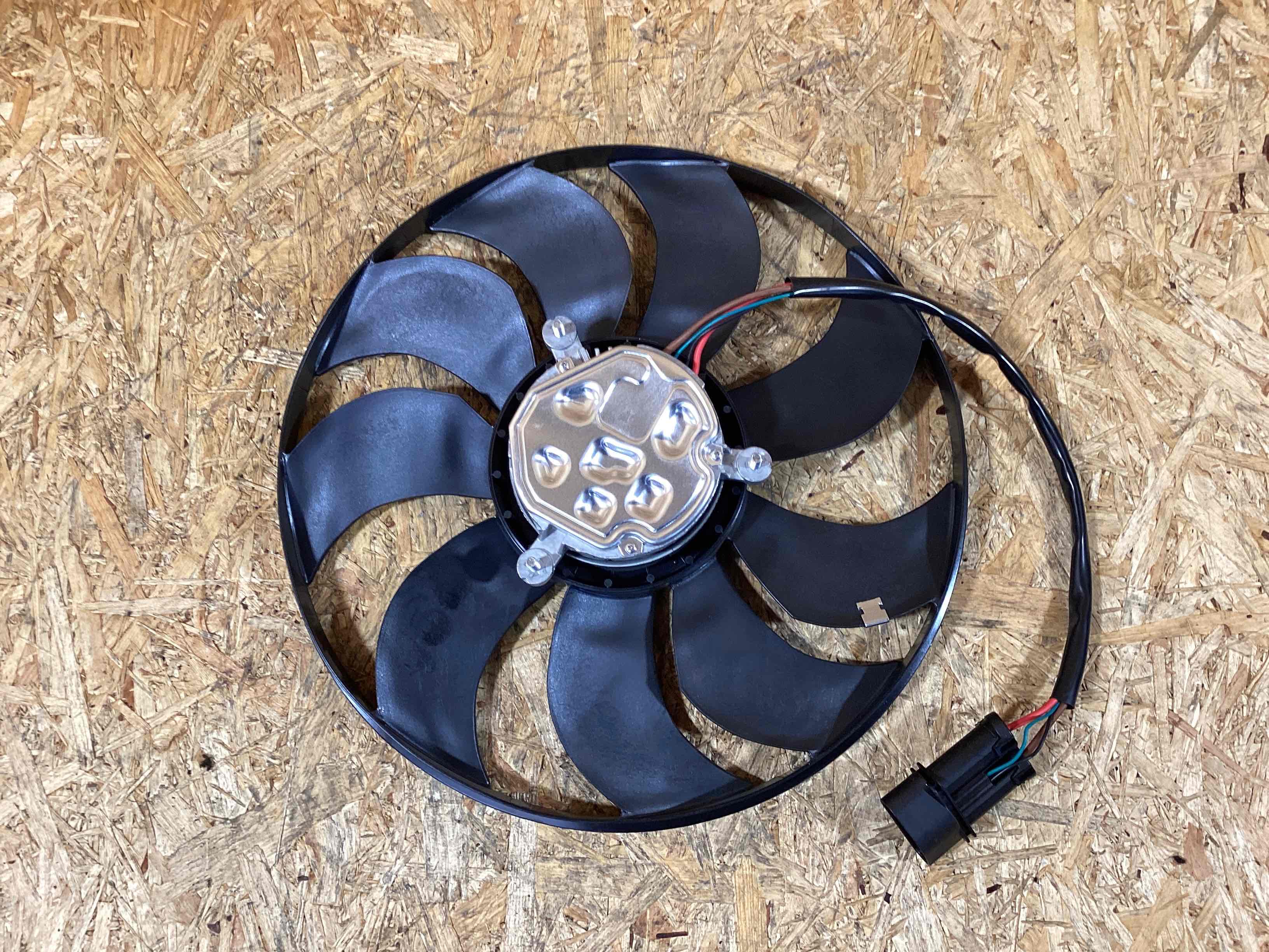 Вентилятор радиатора, вентиляторы Porsche 911 101025-109