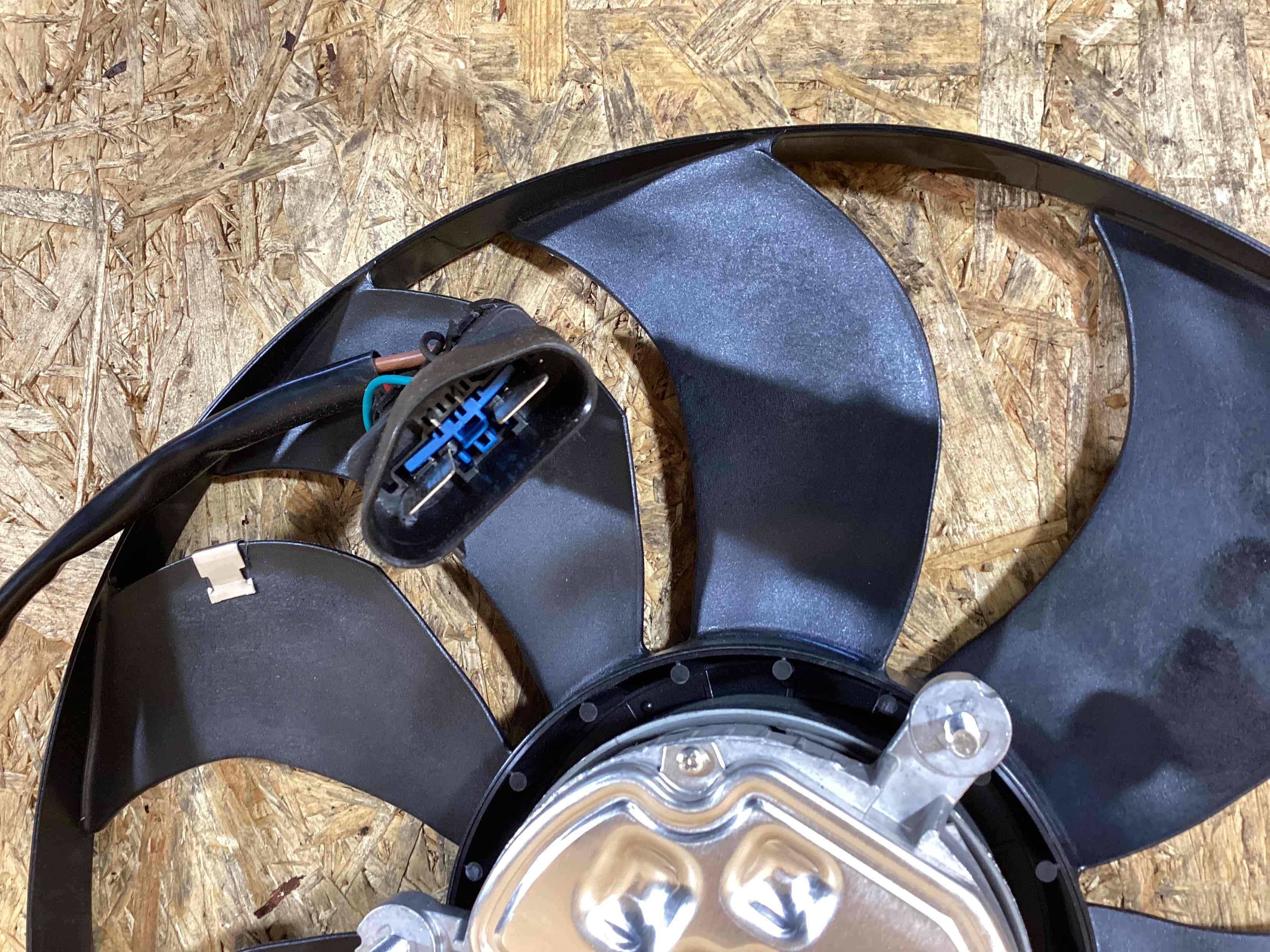 Вентилятор радиатора, вентиляторы Porsche 911 101025-109