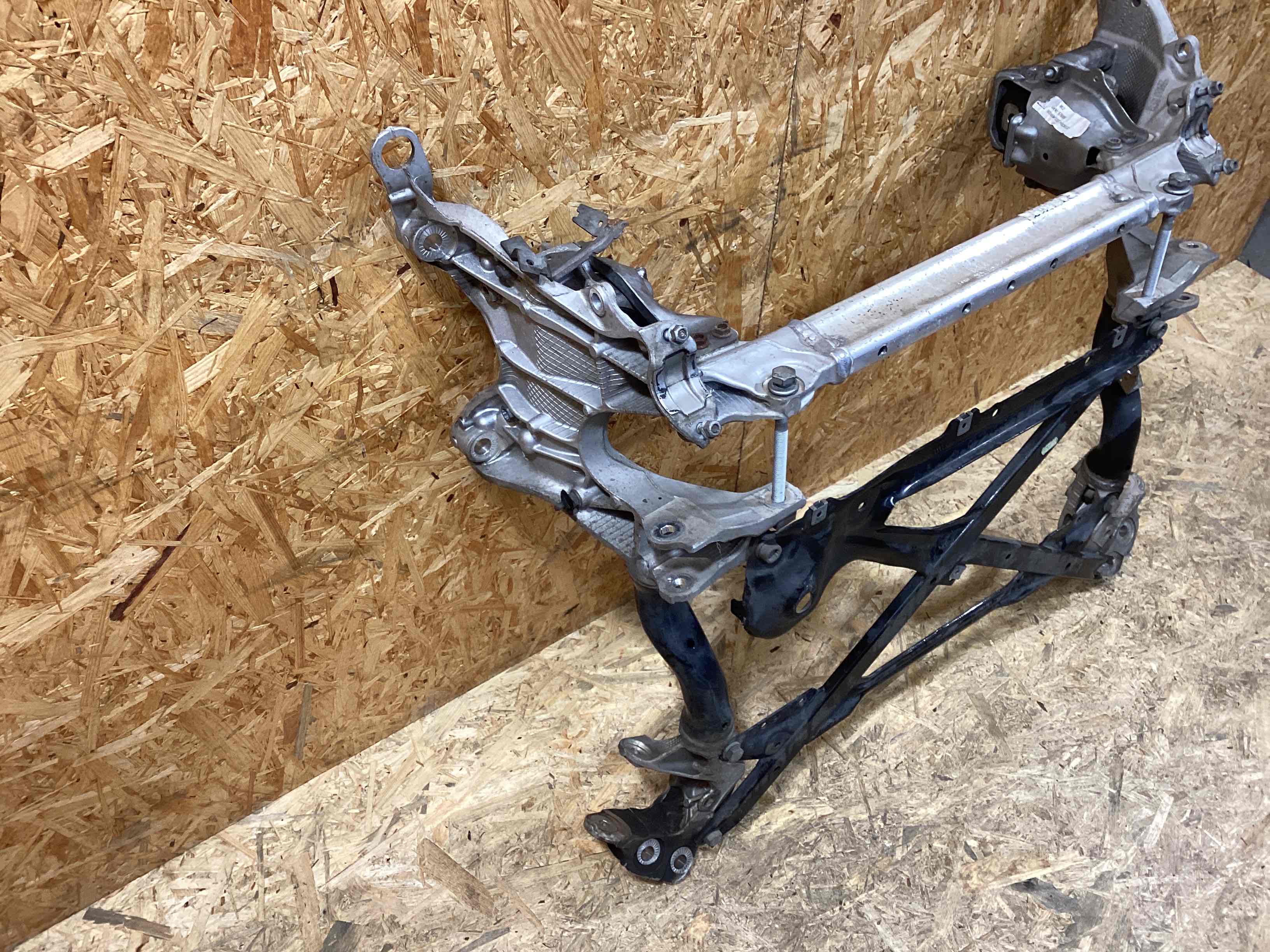 Балка подвески передняя (подрамник) Porsche Macan 101125-103