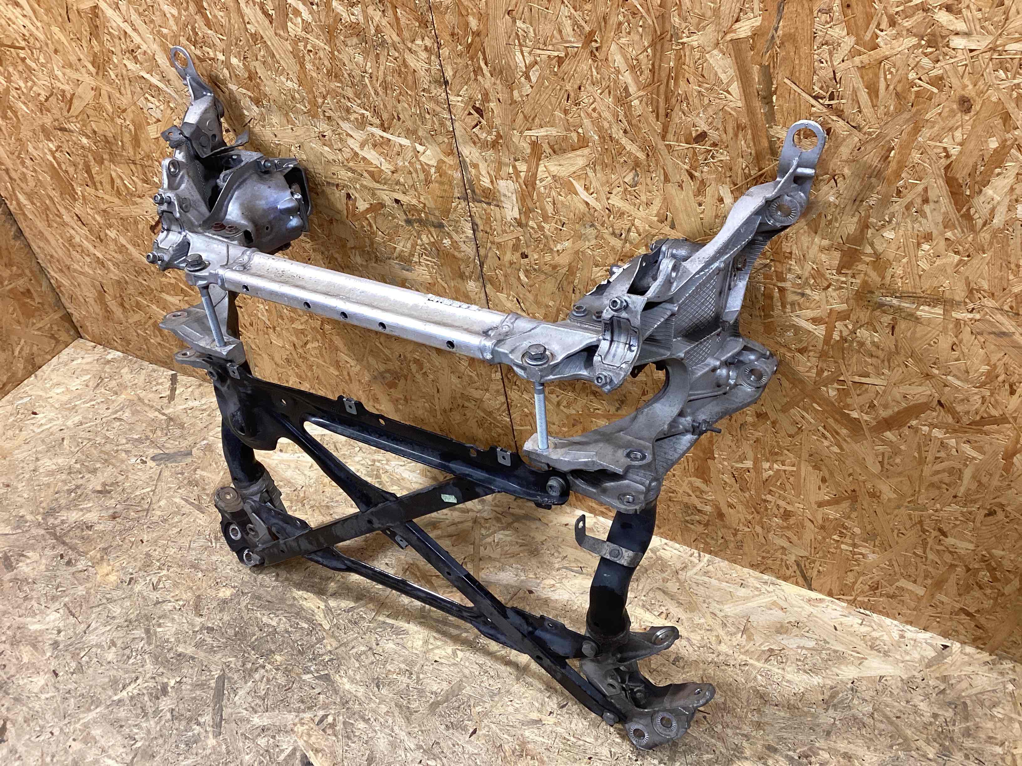 Балка подвески передняя (подрамник) Porsche Macan 101125-103