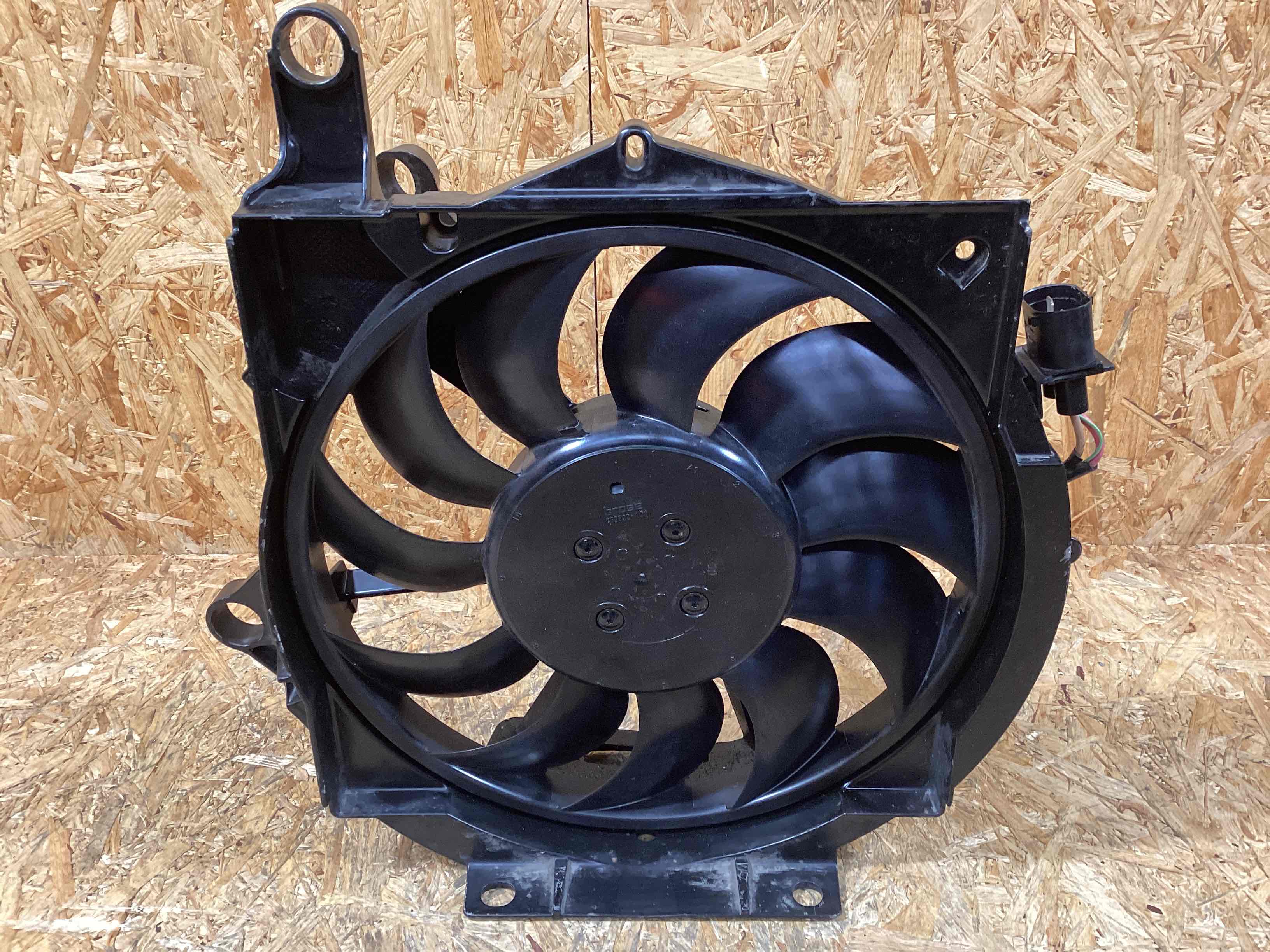 Вентилятор радиатора, вентиляторы Porsche Taycan 101125-107