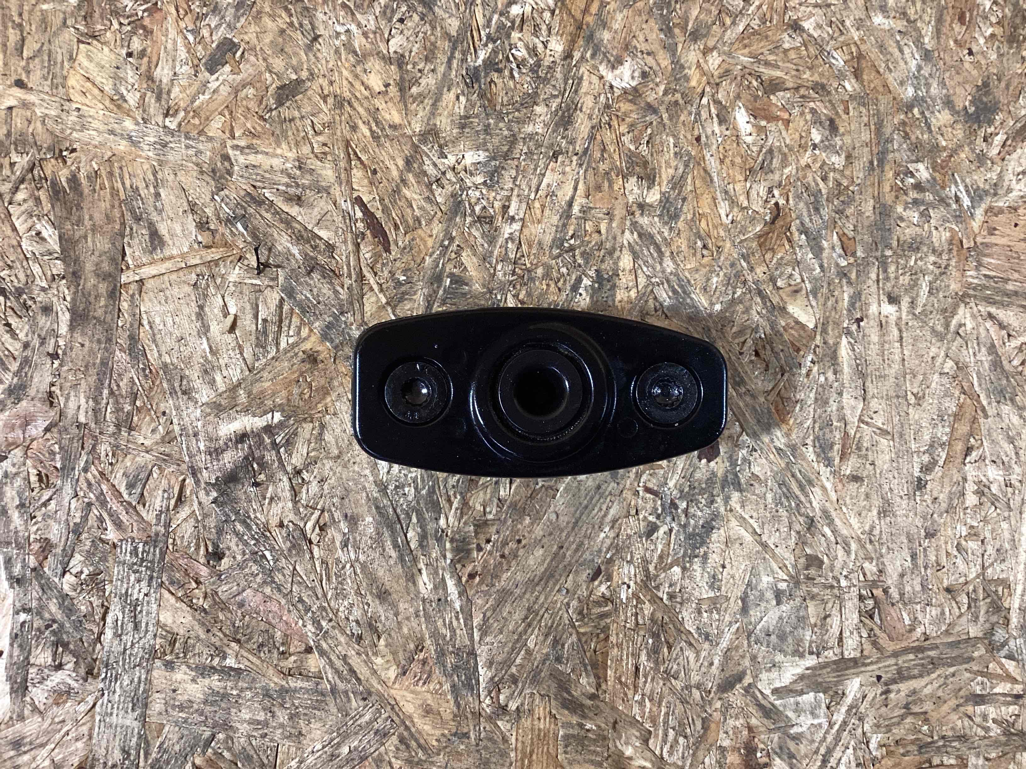 Крепление, кронштейн Porsche Macan 101125-111