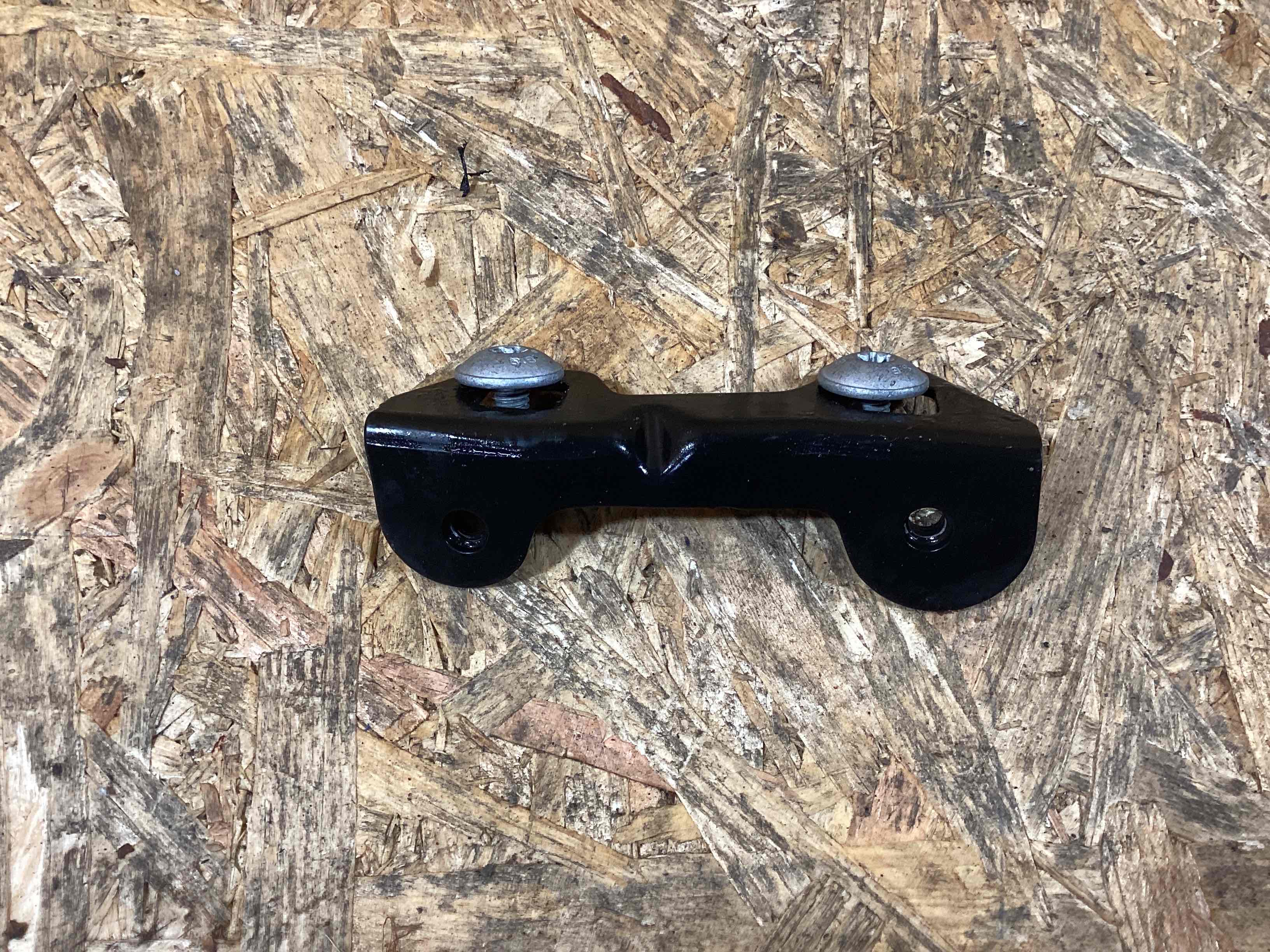 Крепление, кронштейн Porsche Macan 101125-112