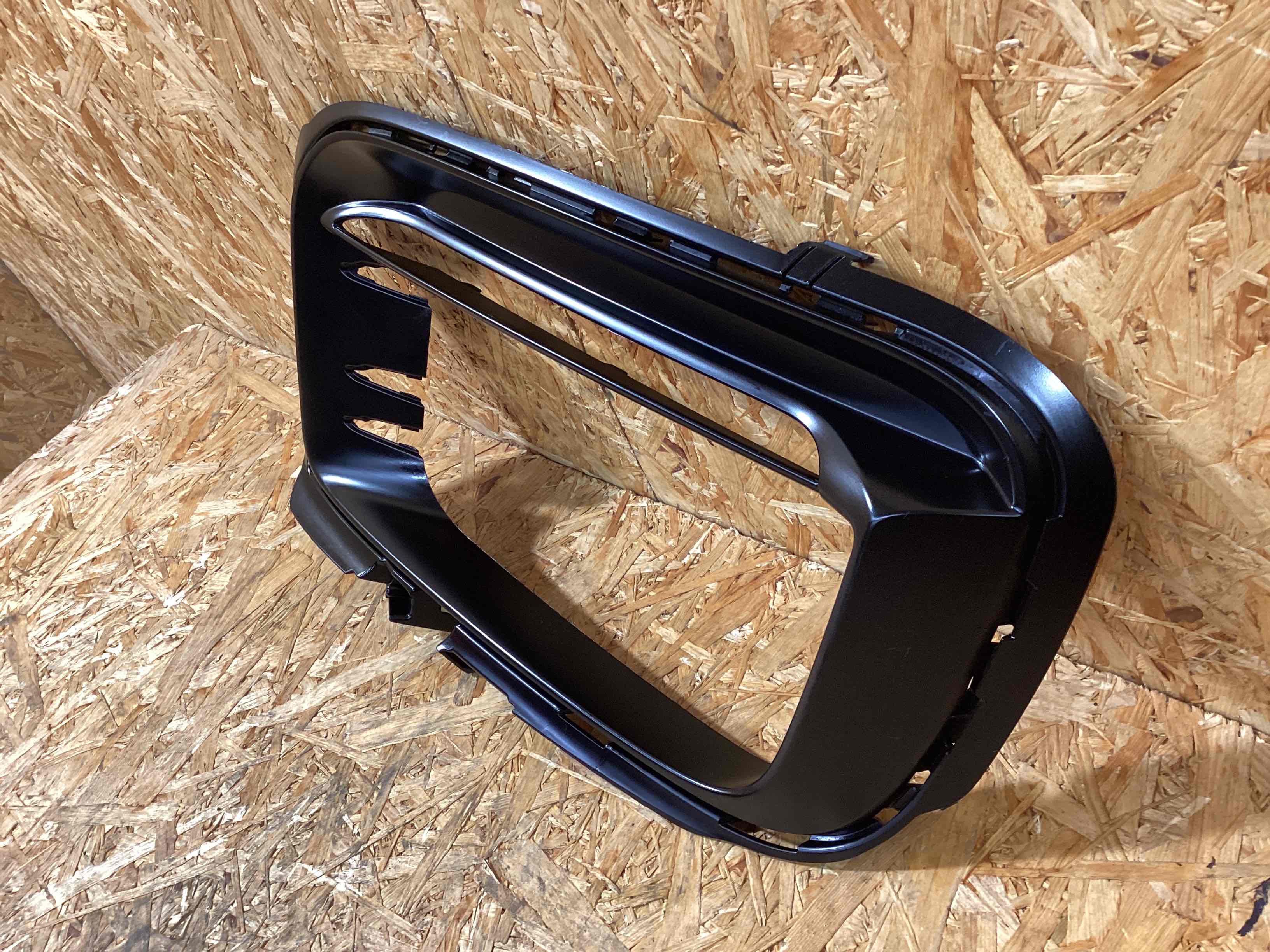 Заглушка, вставка (решетка) в бампер Porsche Cayenne 101225-101