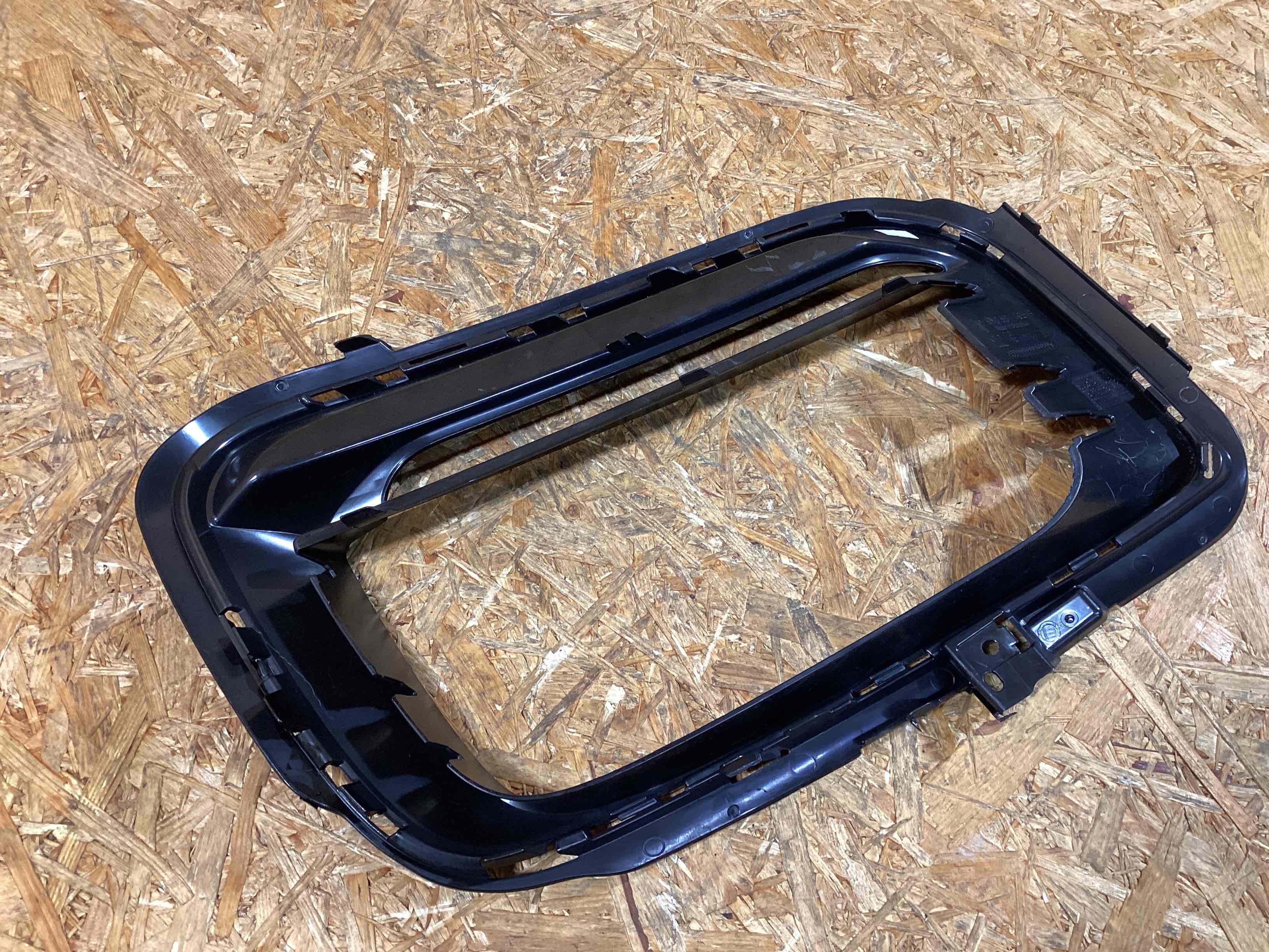 Заглушка, вставка (решетка) в бампер Porsche Cayenne 101225-101