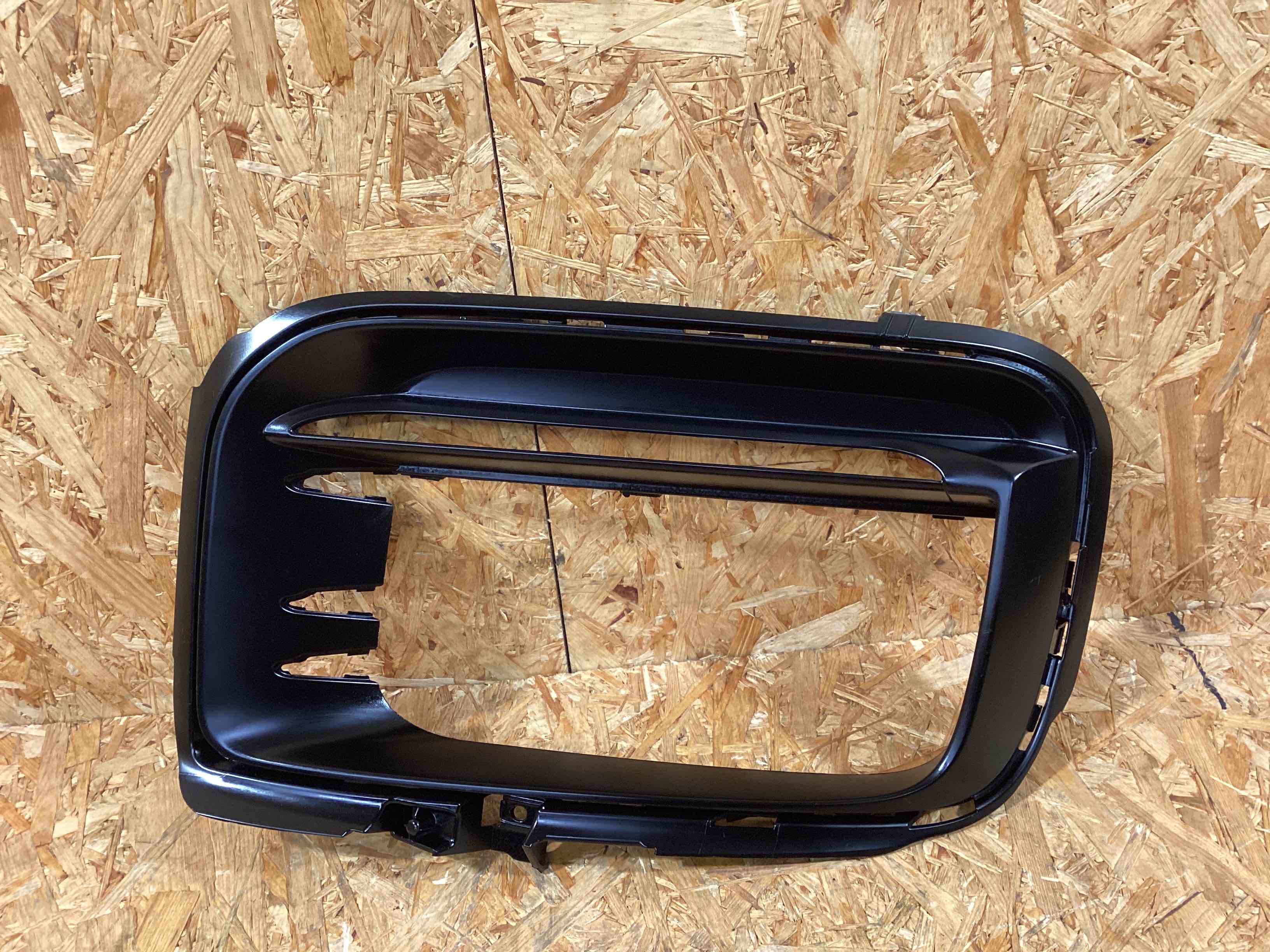 Заглушка, вставка (решетка) в бампер Porsche Cayenne 101225-107