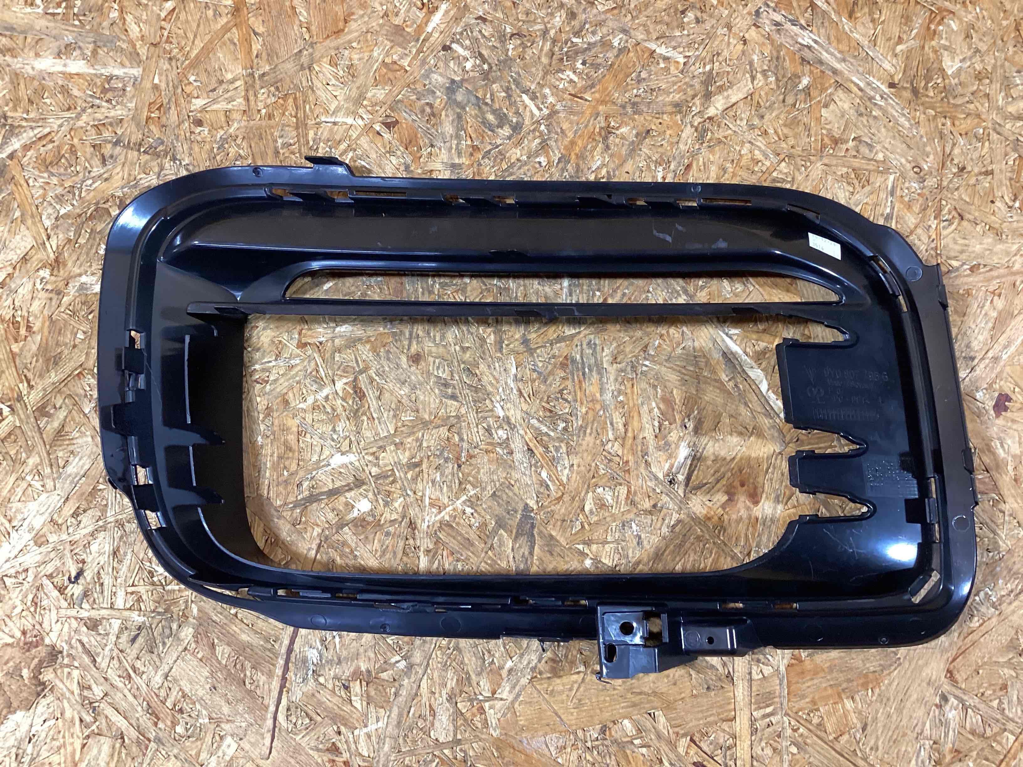 Заглушка, вставка (решетка) в бампер Porsche Cayenne 101225-108