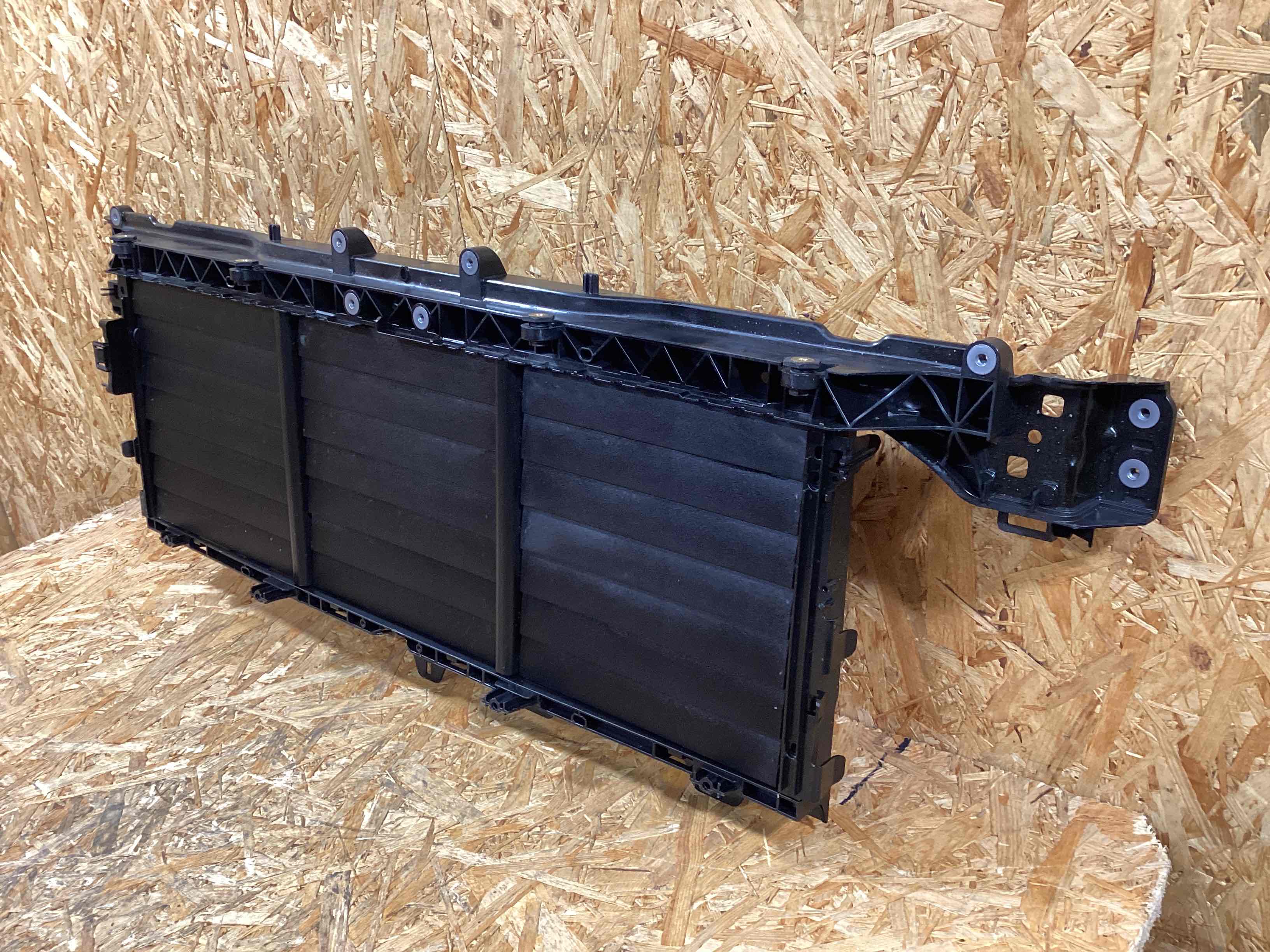 Жалюзи радиатора Porsche Cayenne 101225-116