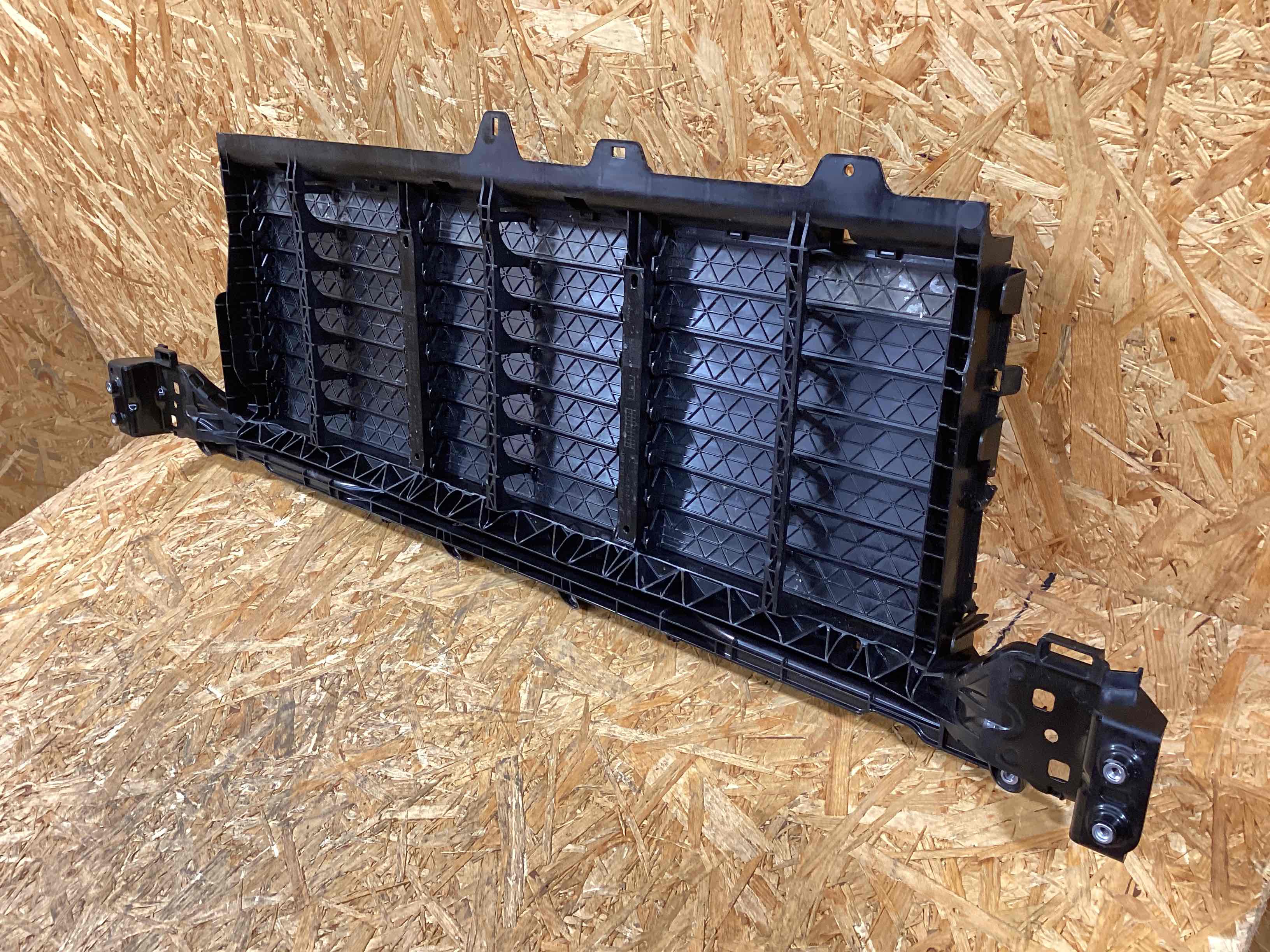 Жалюзи радиатора Porsche Cayenne 101225-116