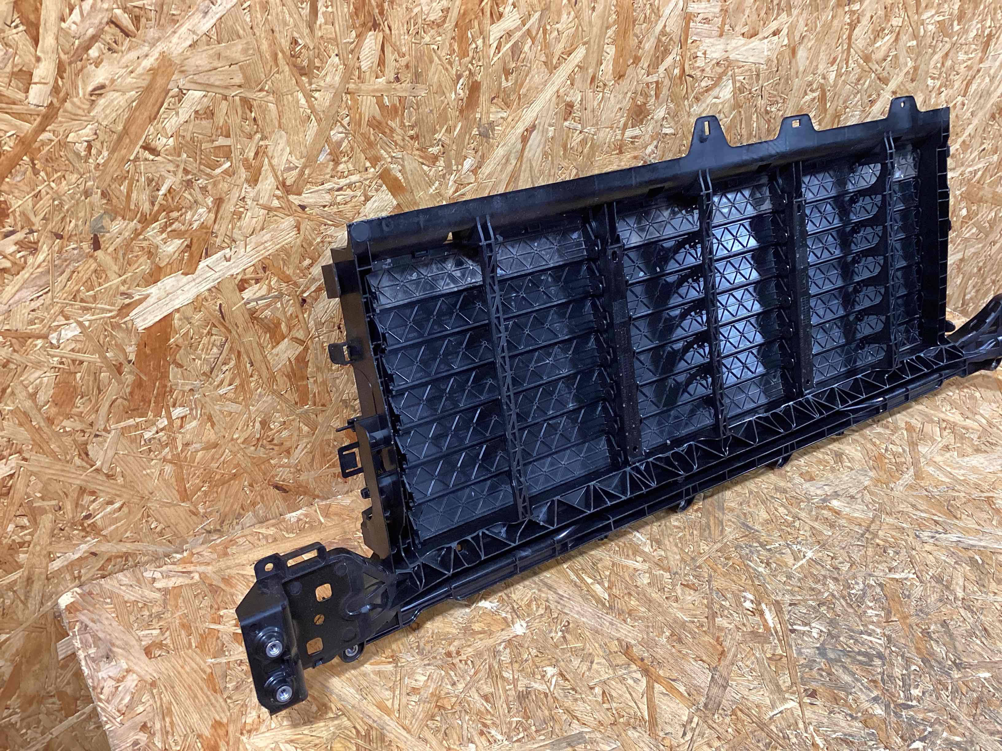 Жалюзи радиатора Porsche Cayenne 101225-118