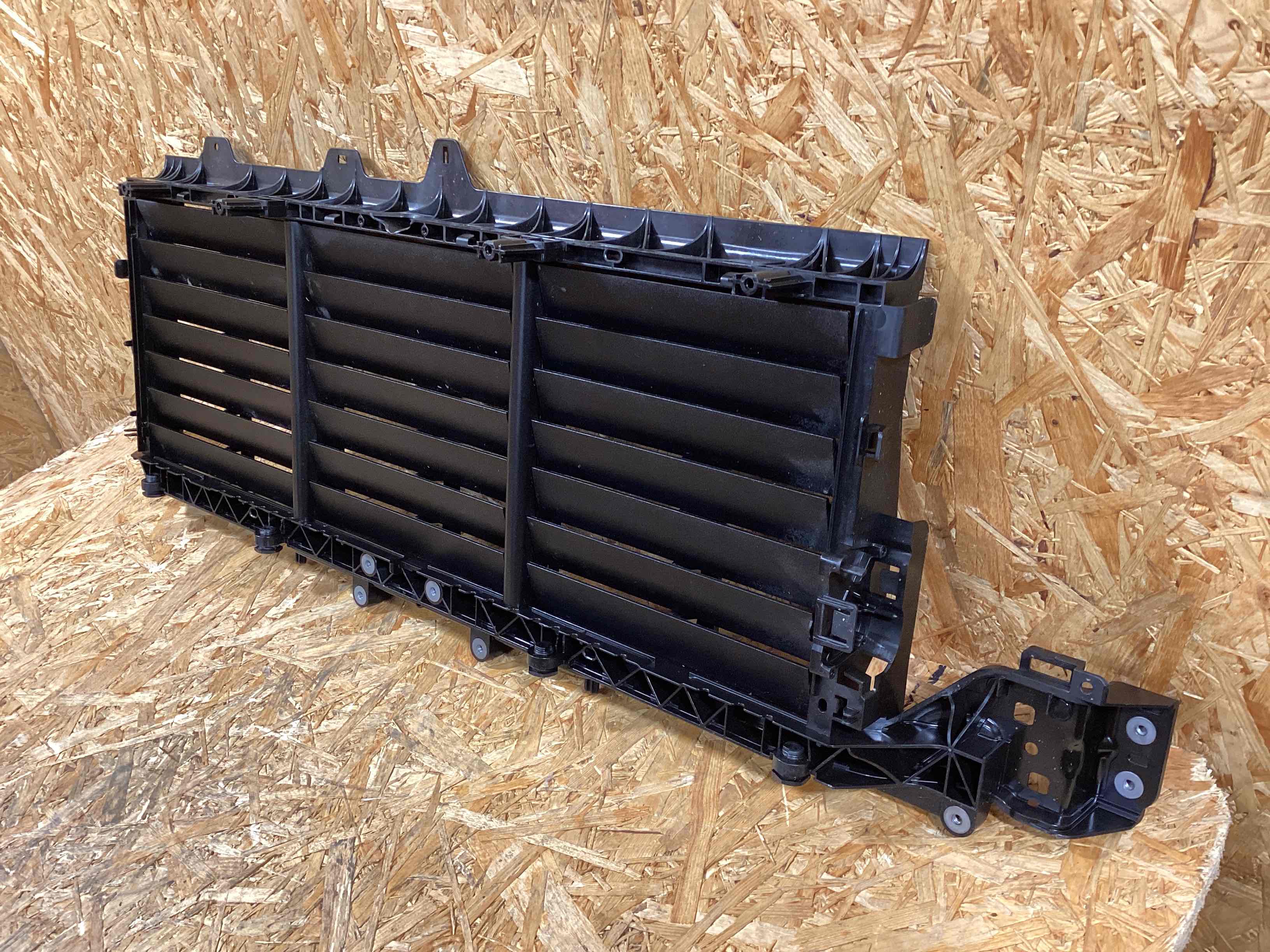 Жалюзи радиатора Porsche Cayenne 101225-119