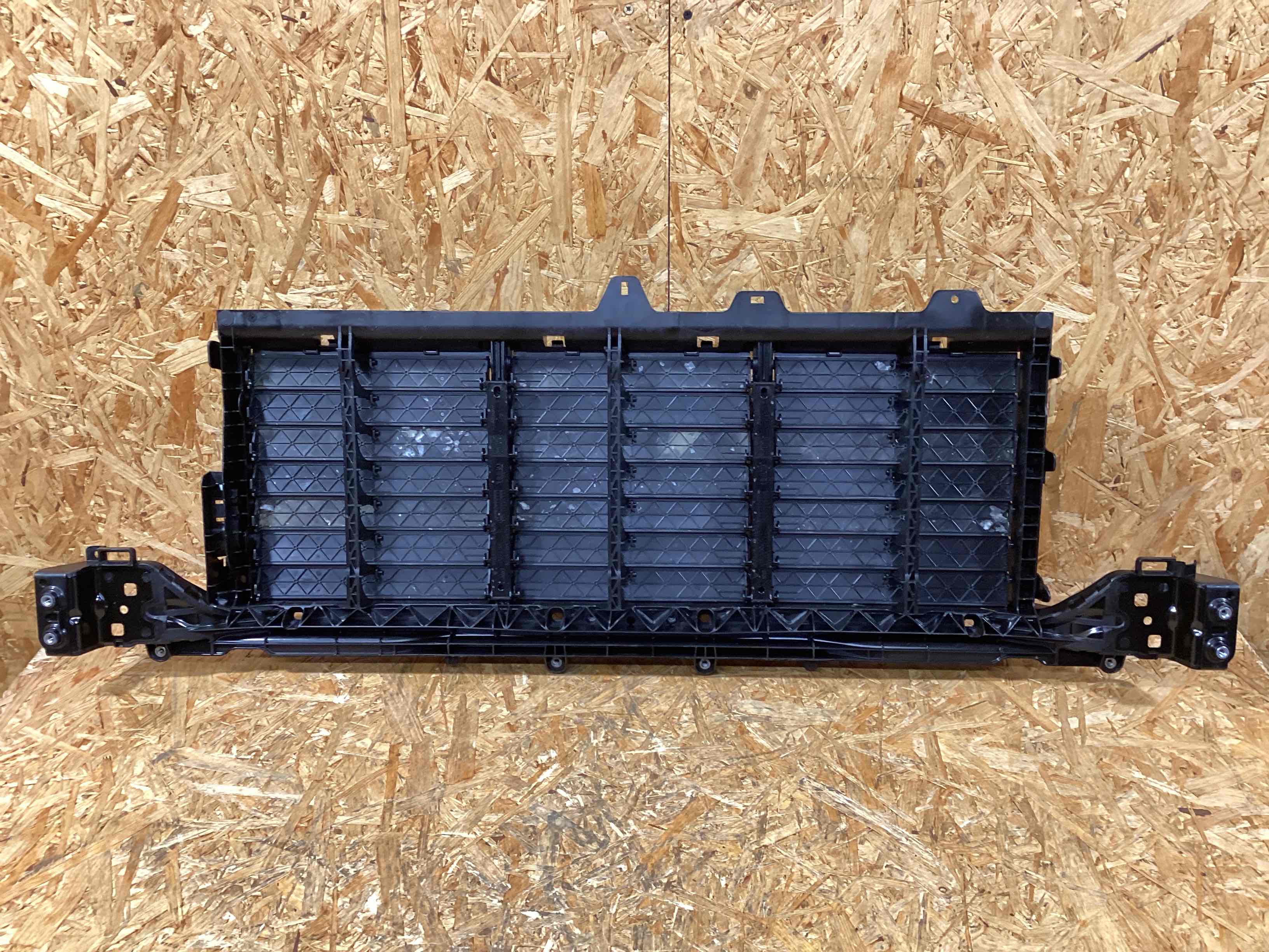 Жалюзи радиатора Porsche Cayenne 101225-119