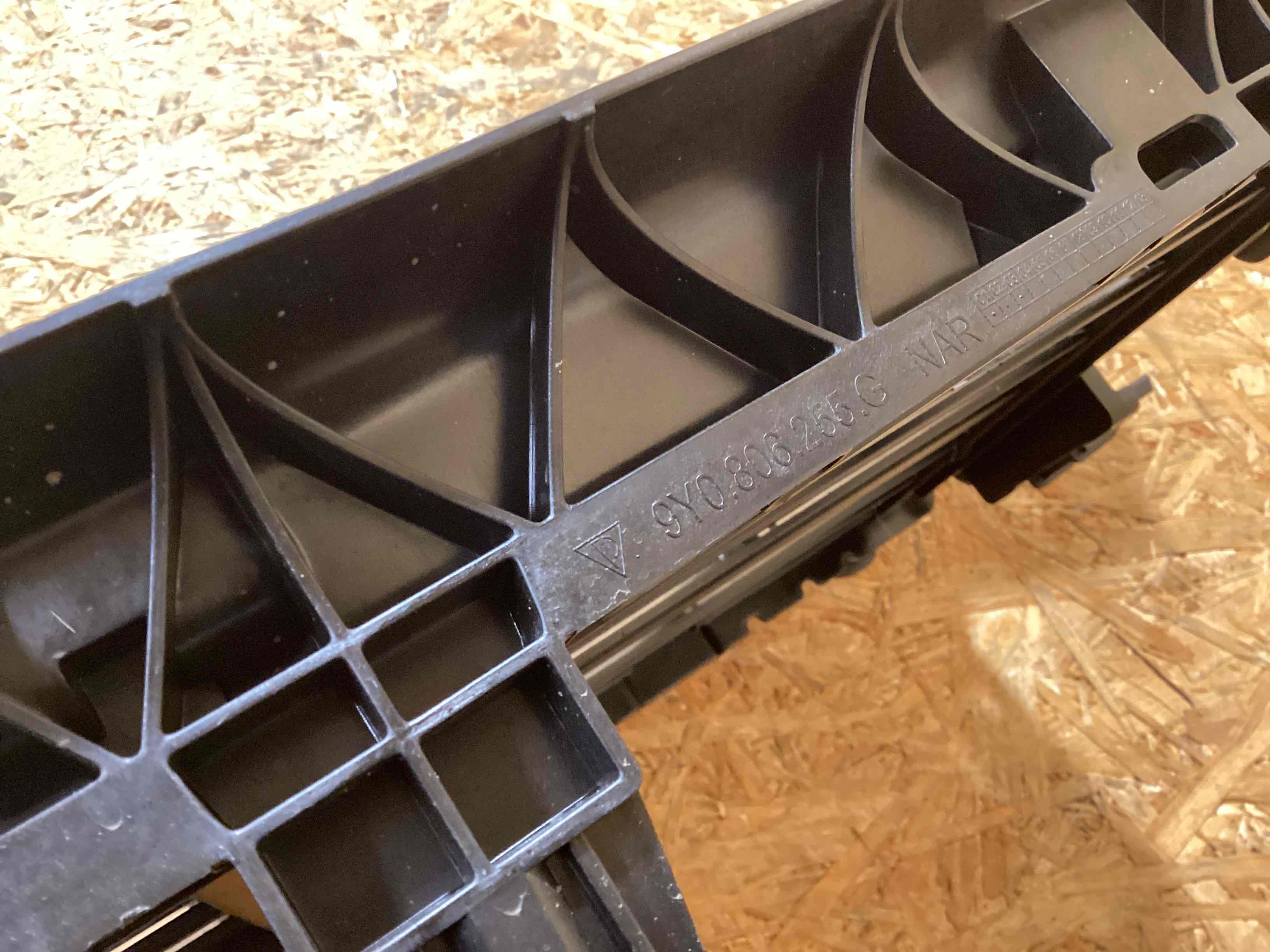 Жалюзи радиатора Porsche Cayenne 101225-119