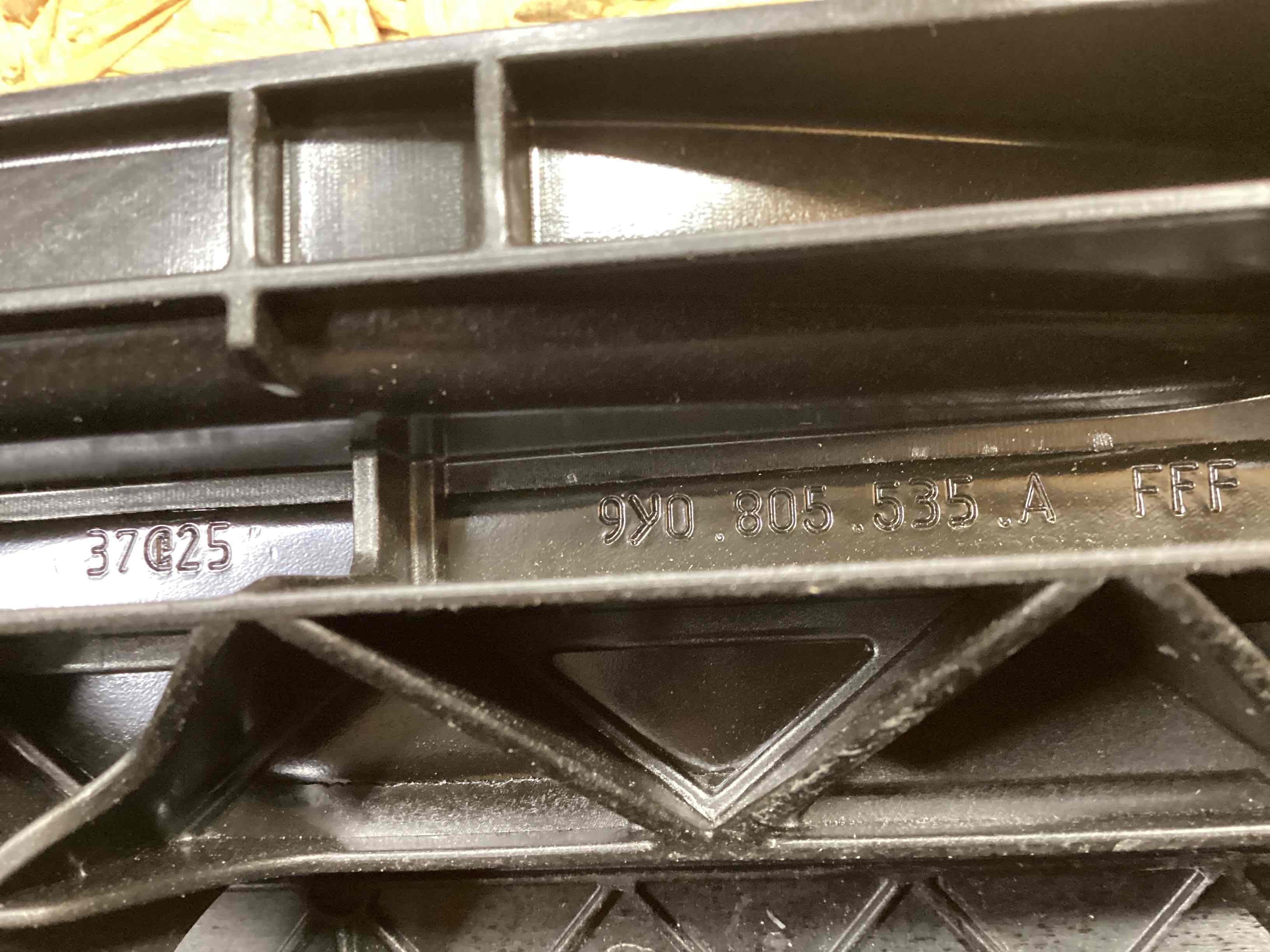 Жалюзи радиатора Porsche Cayenne 101225-119