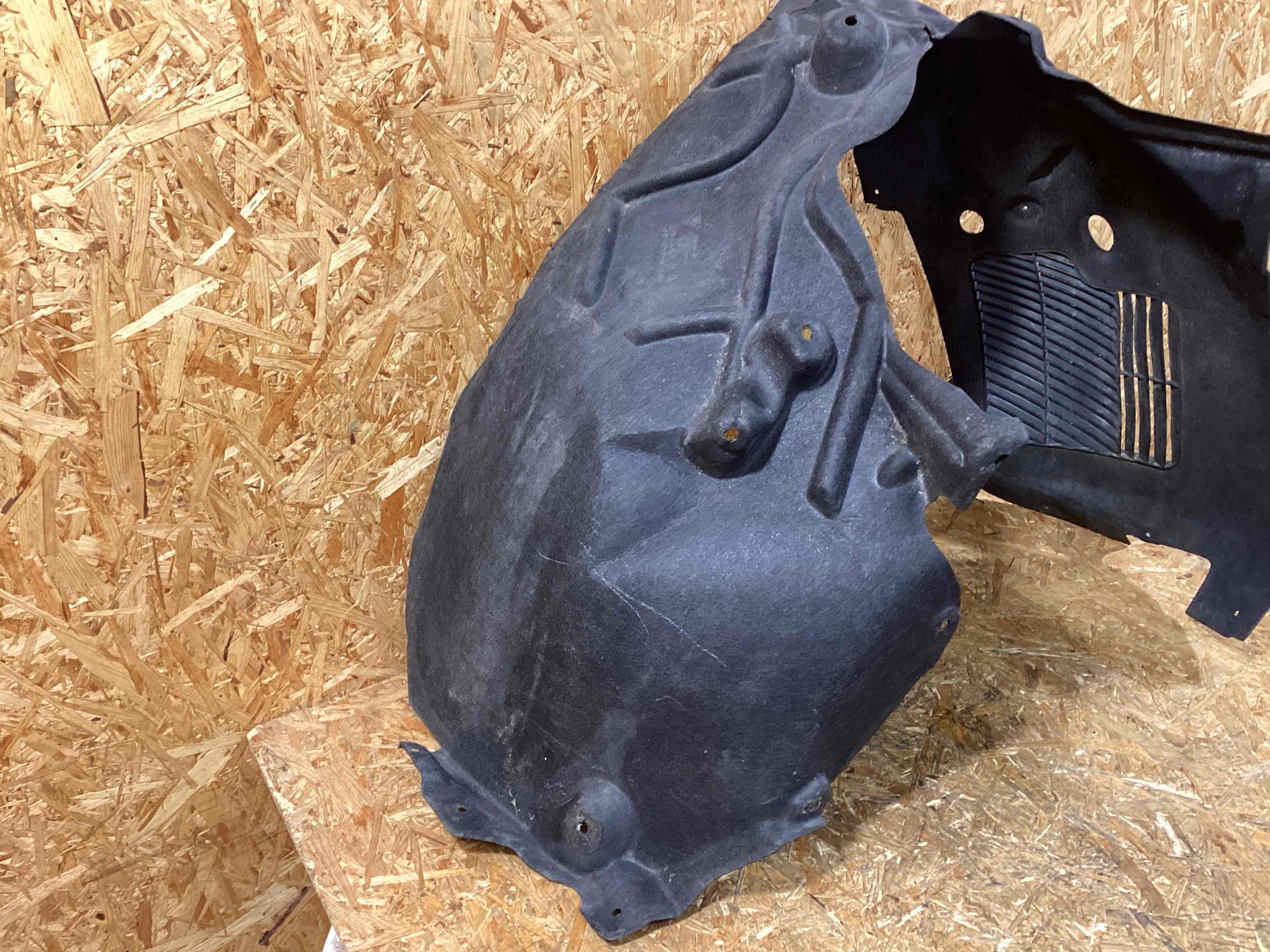 Защита арок передняя левая (подкрылок) Porsche Cayenne 110226-103