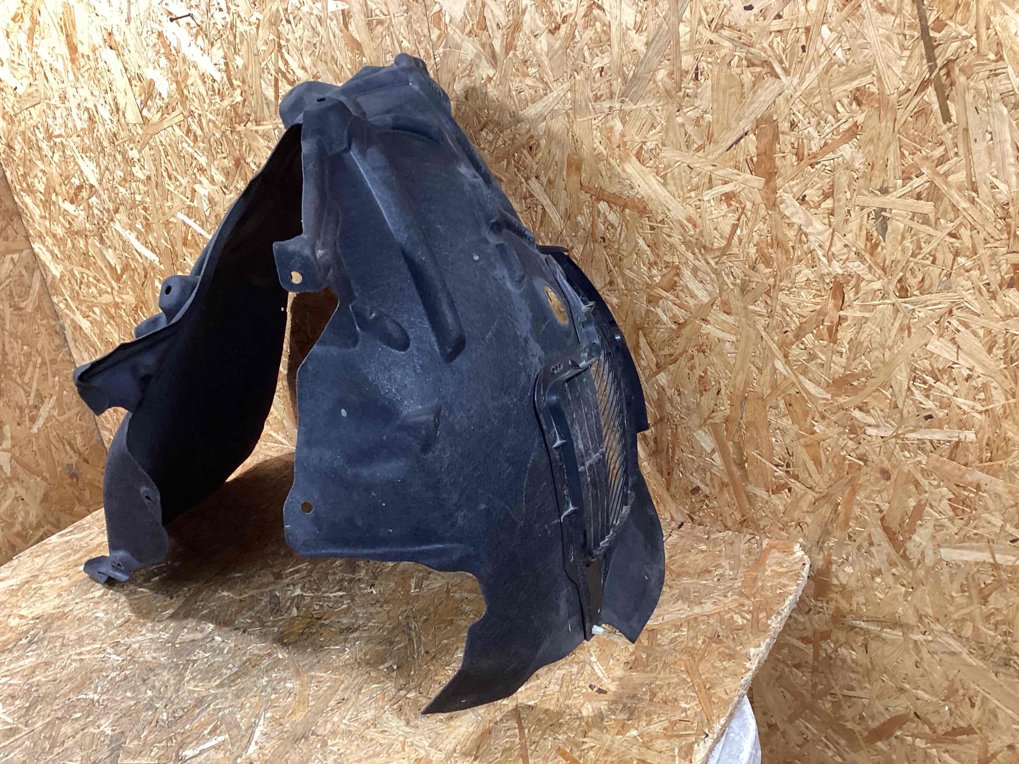 Защита арок передняя левая (подкрылок) Porsche Cayenne 110226-103