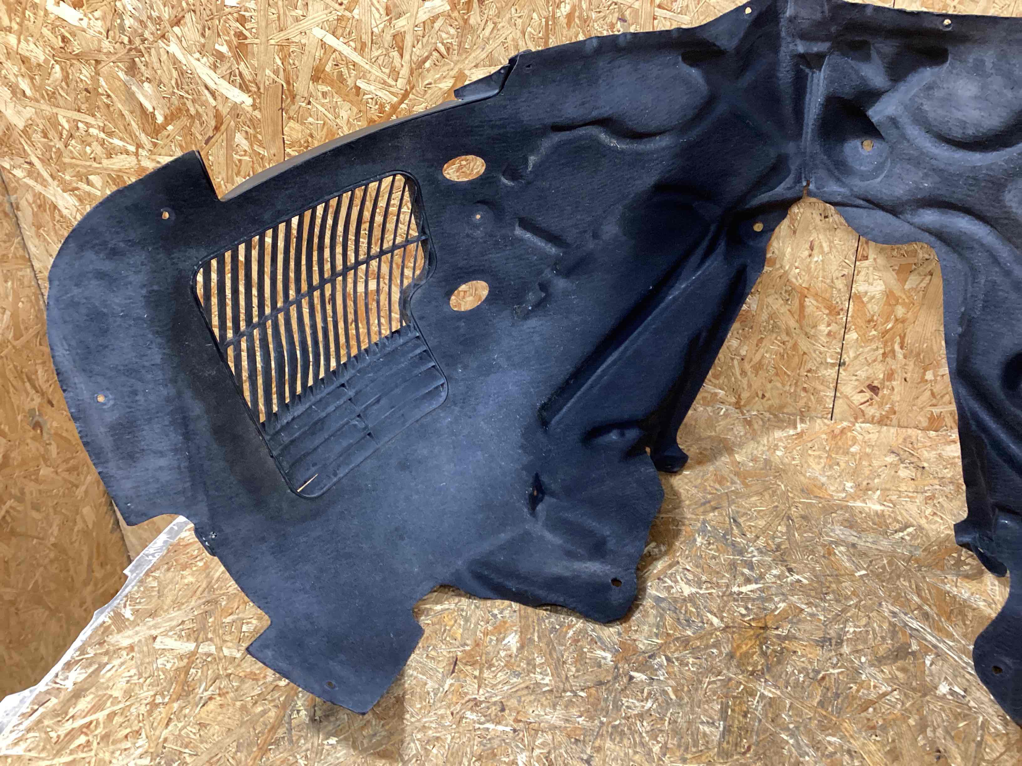 Защита арок передняя левая (подкрылок) Porsche Cayenne 110226-103