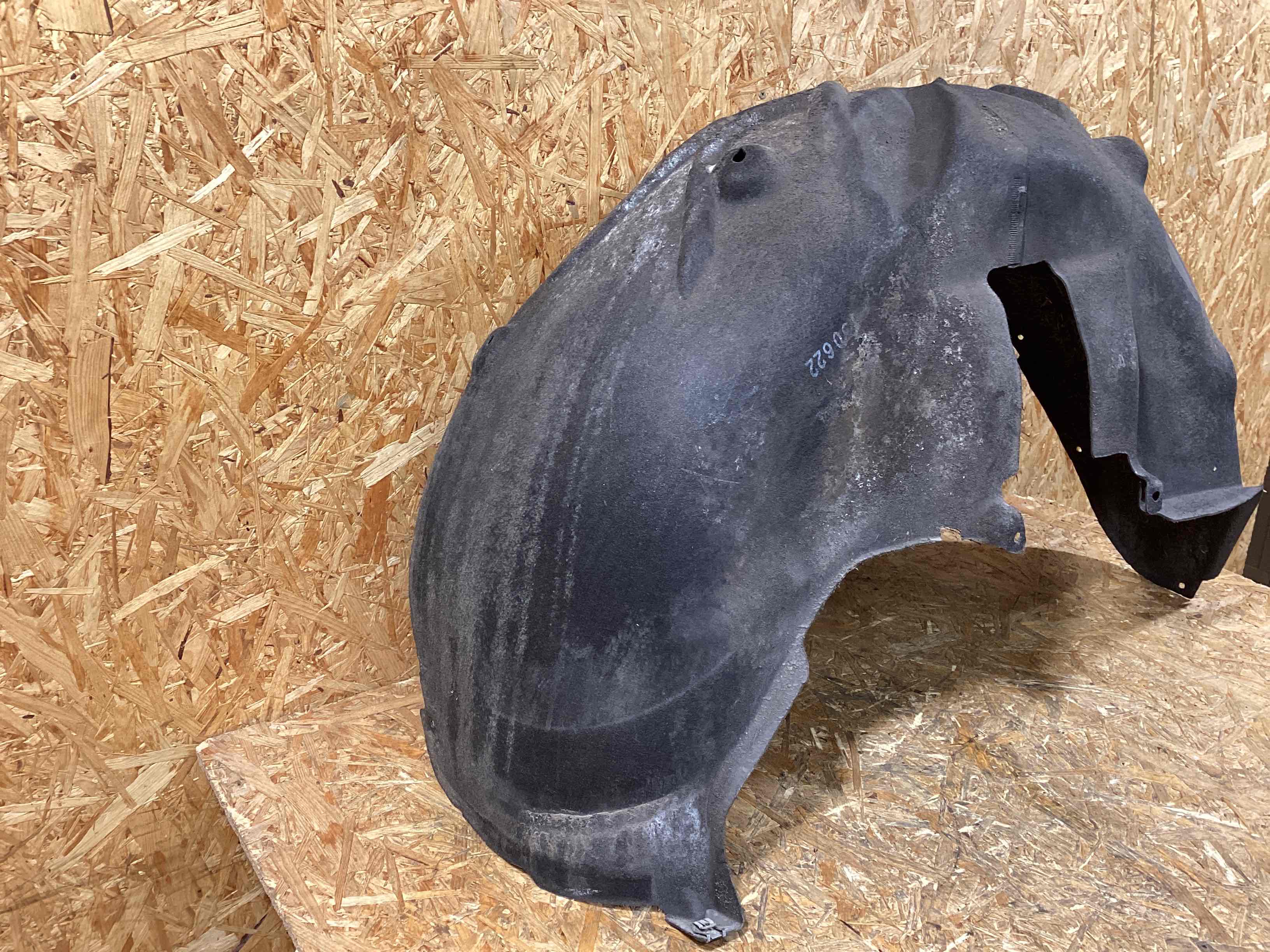 Защита арок задняя правая (подкрылок) Porsche Macan 110226-105