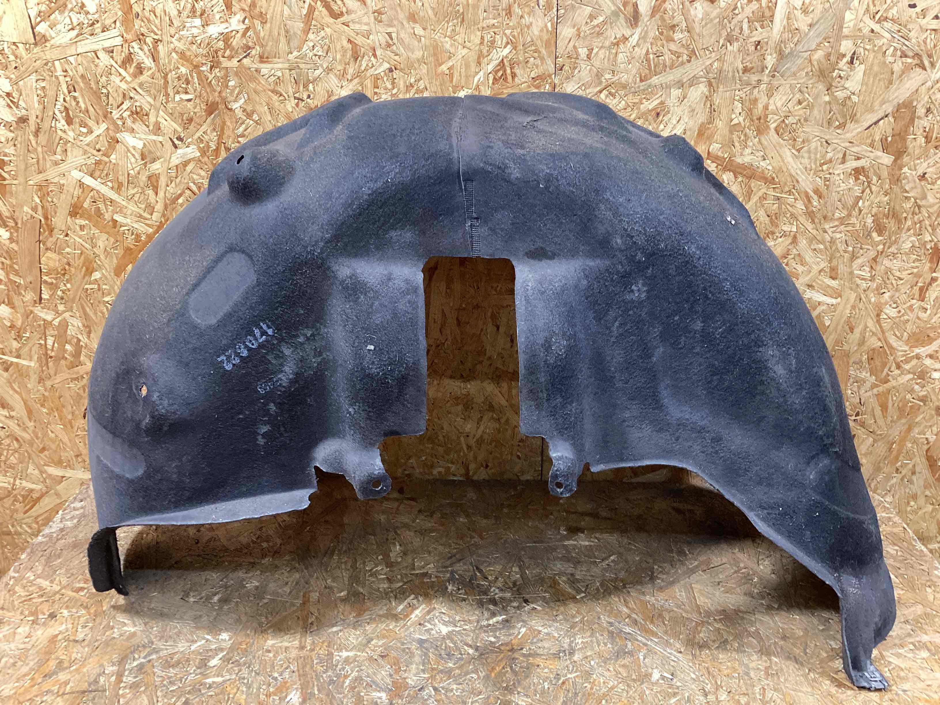 Защита арок задняя левая (подкрылок) Porsche Macan 110226-106