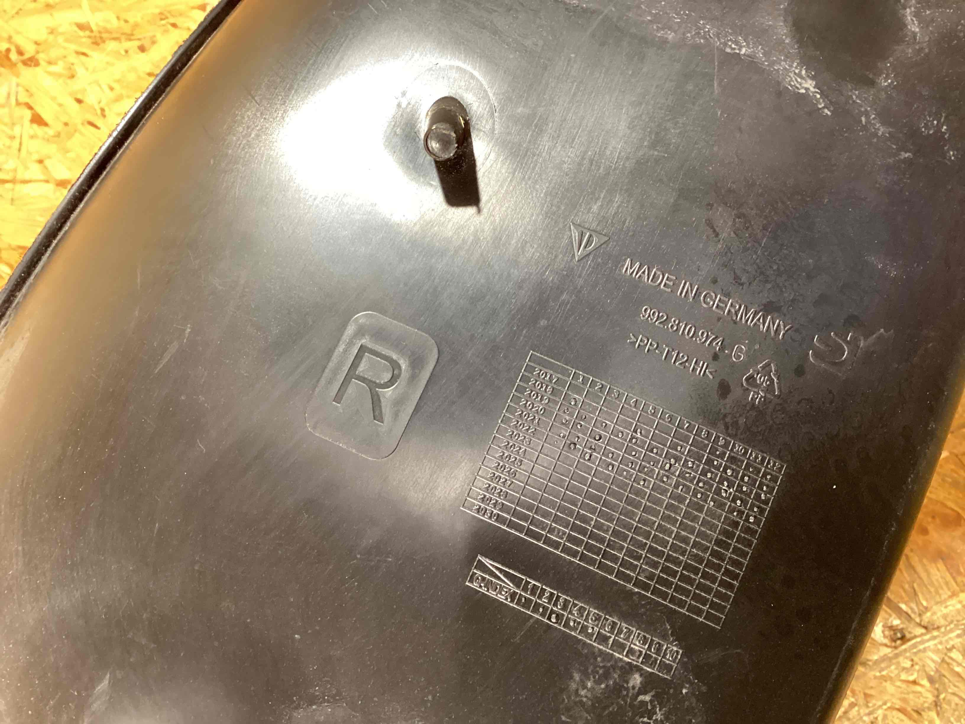 Защита арок задняя правая (подкрылок) Porsche 911 110226-108