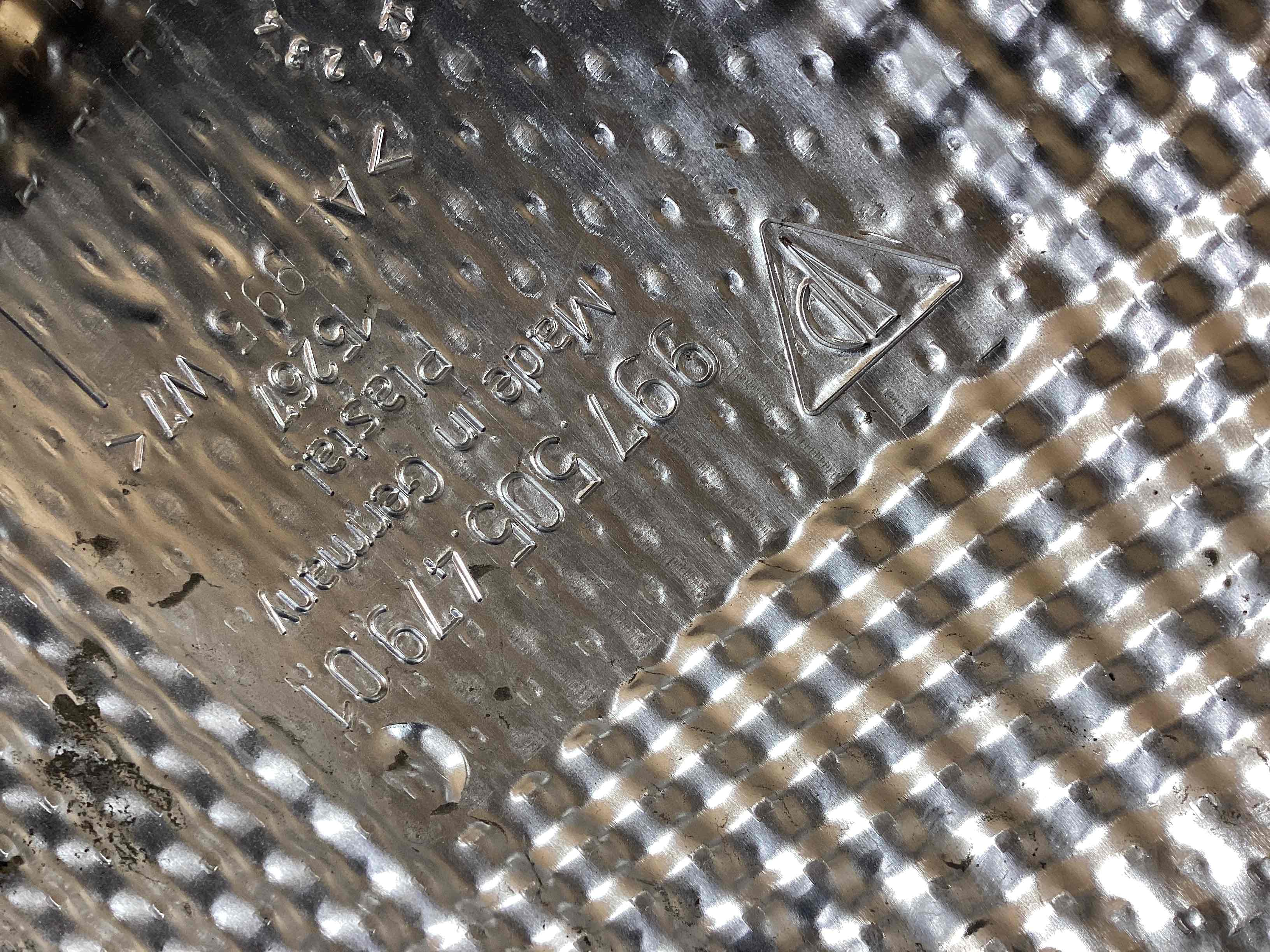 Крепление бампера Porsche 911 110226-111